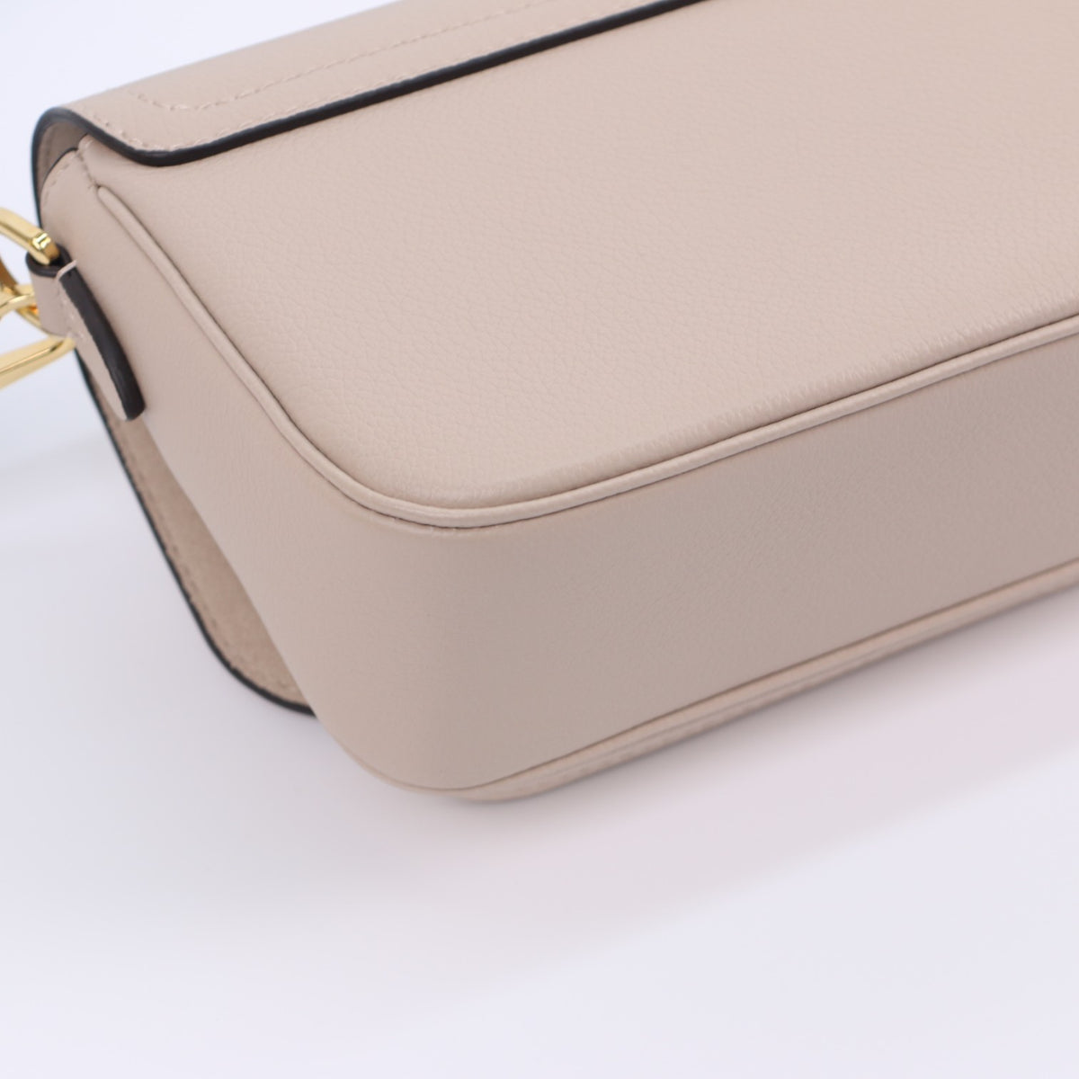 Louis Vuitton Lockme Tender Greige Grained Leather 3013