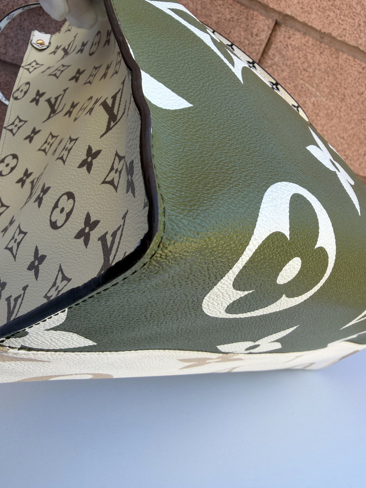 Louis Vuitton OnTheGo GM Giant Monogram Khaki 3507