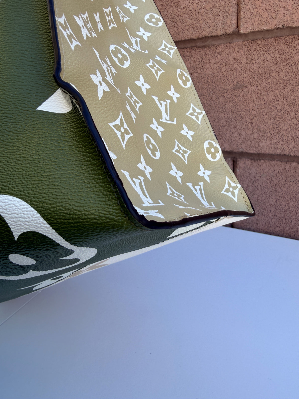 Louis Vuitton OnTheGo GM Giant Monogram Khaki 3507