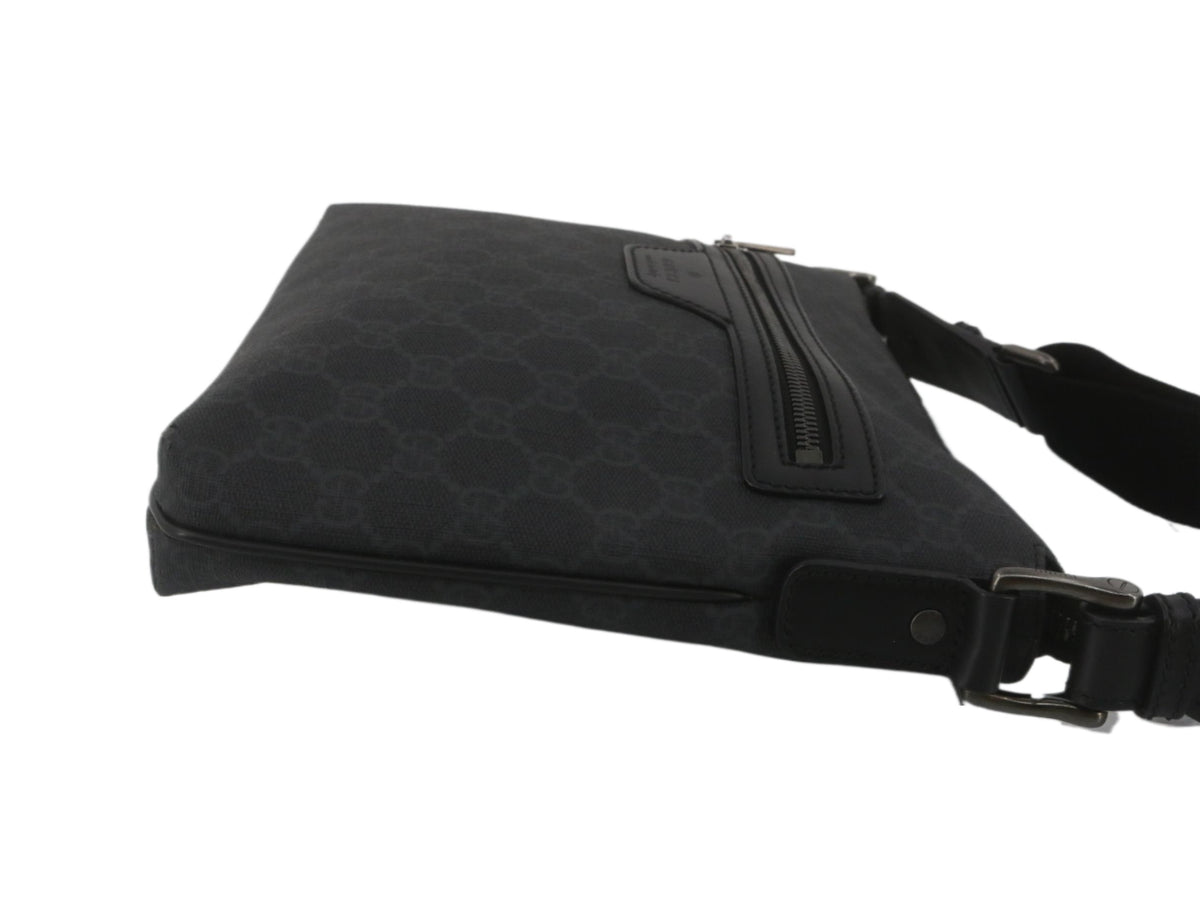Gucci Front Zip Messenger Black GG 2644