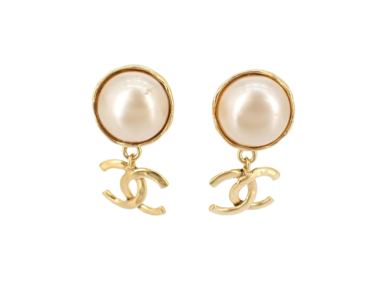 Chanel Pearl CC Dangle Earrings 2685