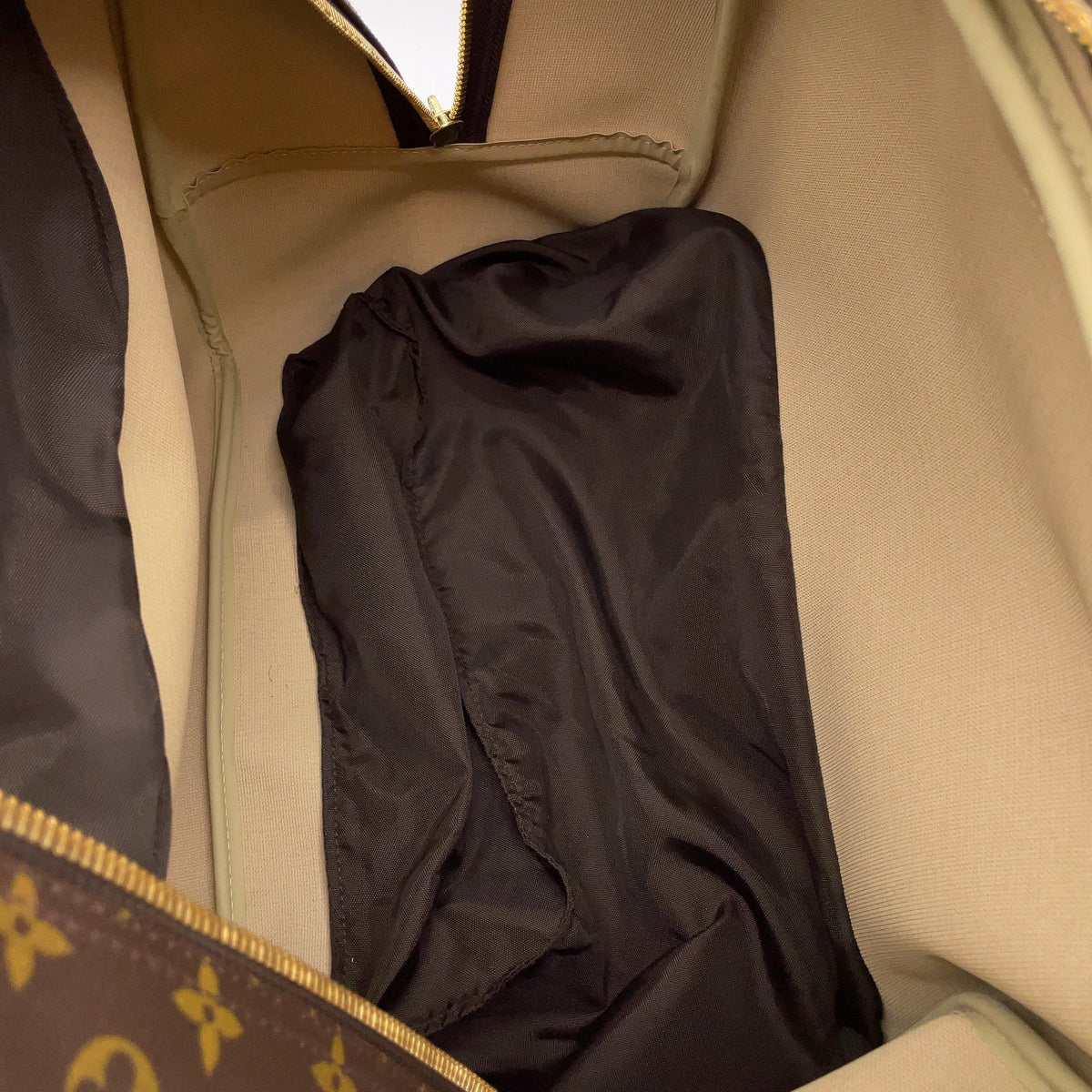 Louis Vuitton Evasion Travel Bag Monogram 3370