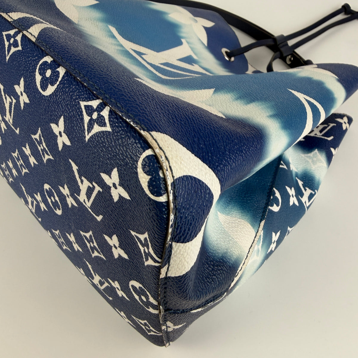 Louis Vuitton NeoNoe MM Blue Escale 3033