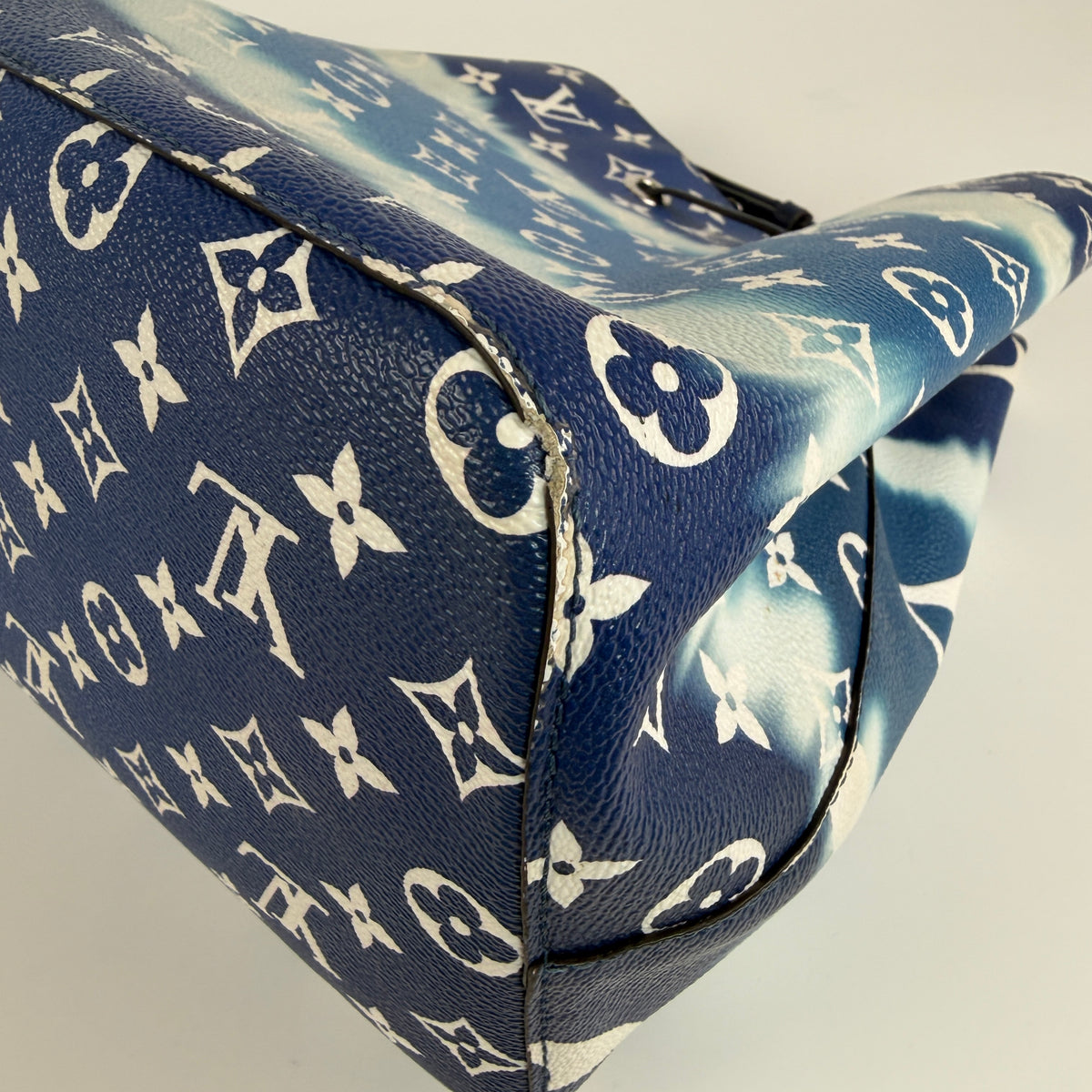 Louis Vuitton NeoNoe MM Blue Escale 3033