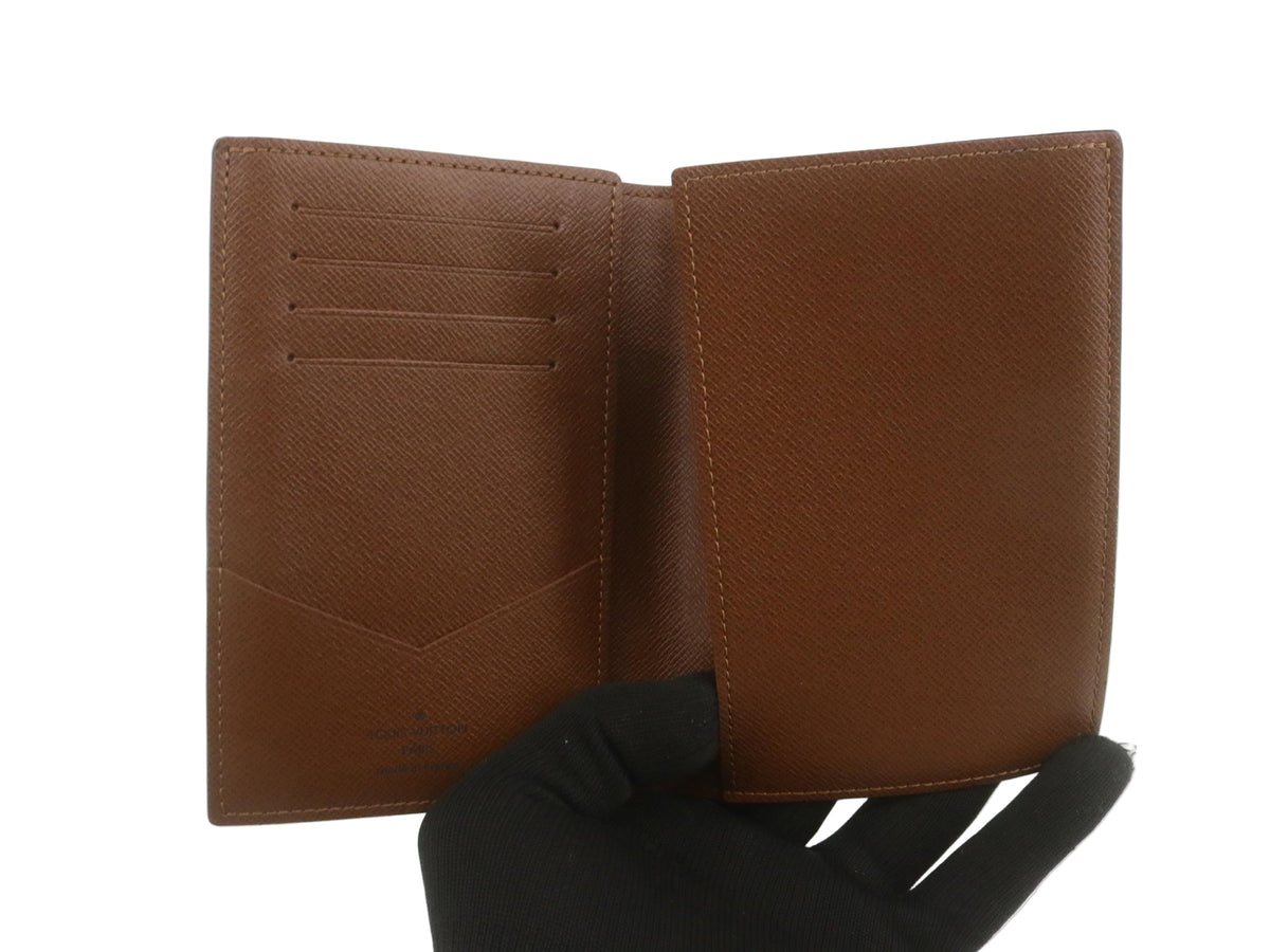 Louis Vuitton Couverture Passport Cover Monogram 2933