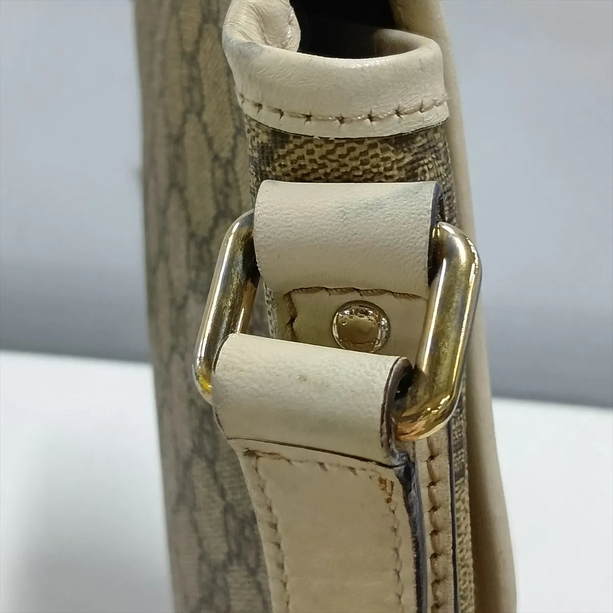 Gucci Front Pocket Shoulder Bag GG Supreme White 3464