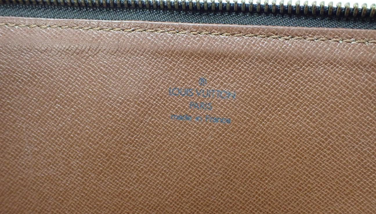 Louis Vuitton Poche Documents Monogram 3171