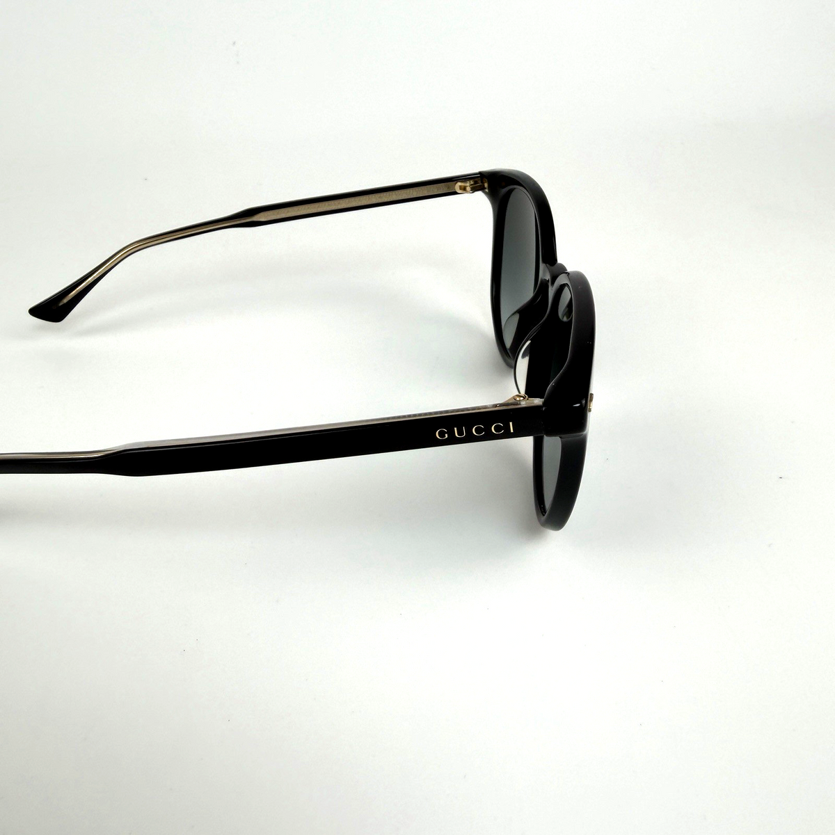 Gucci Women's Round Sunglasses Black Gradient Opulent Luxury 3085