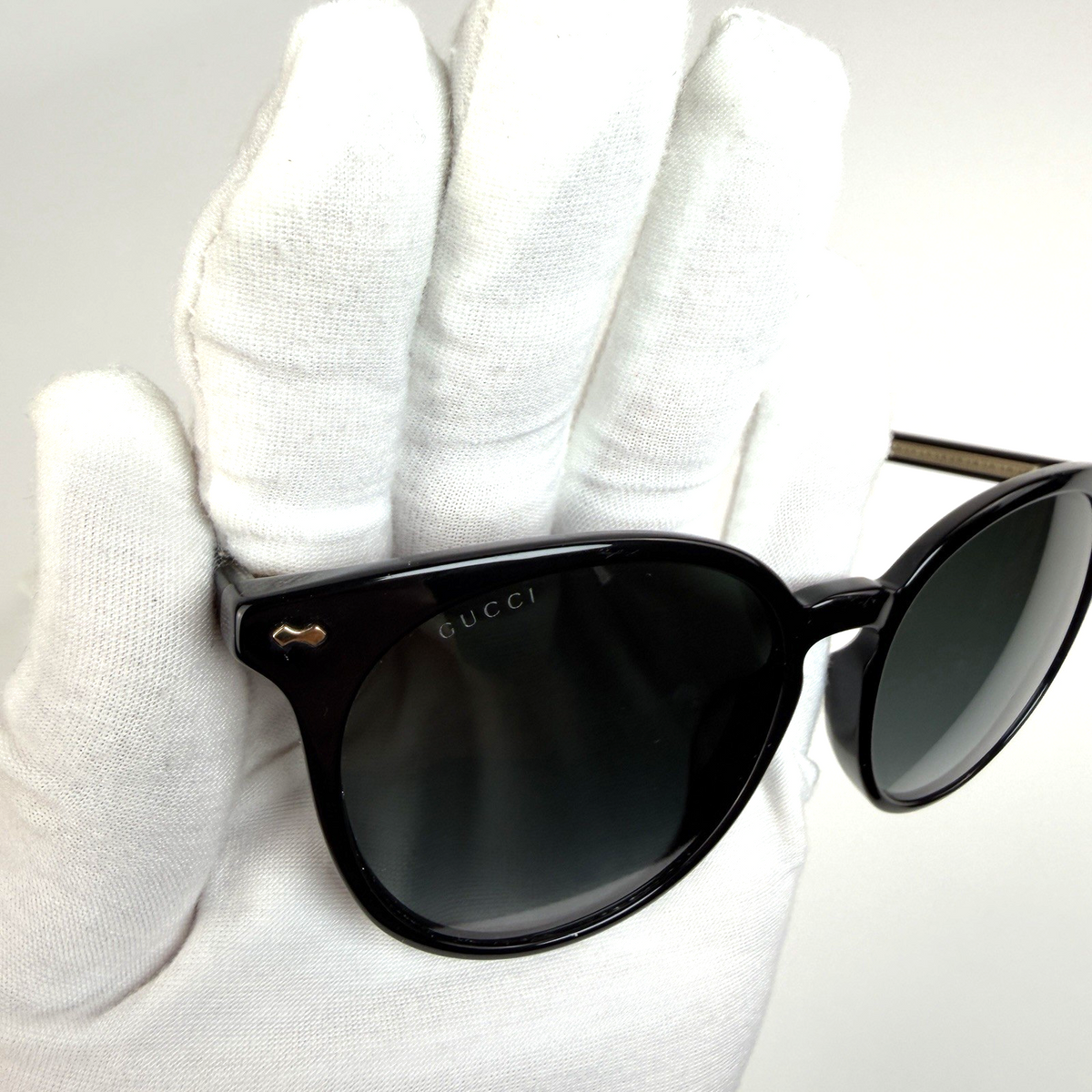 Gucci Women's Round Sunglasses Black Gradient Opulent Luxury 3085
