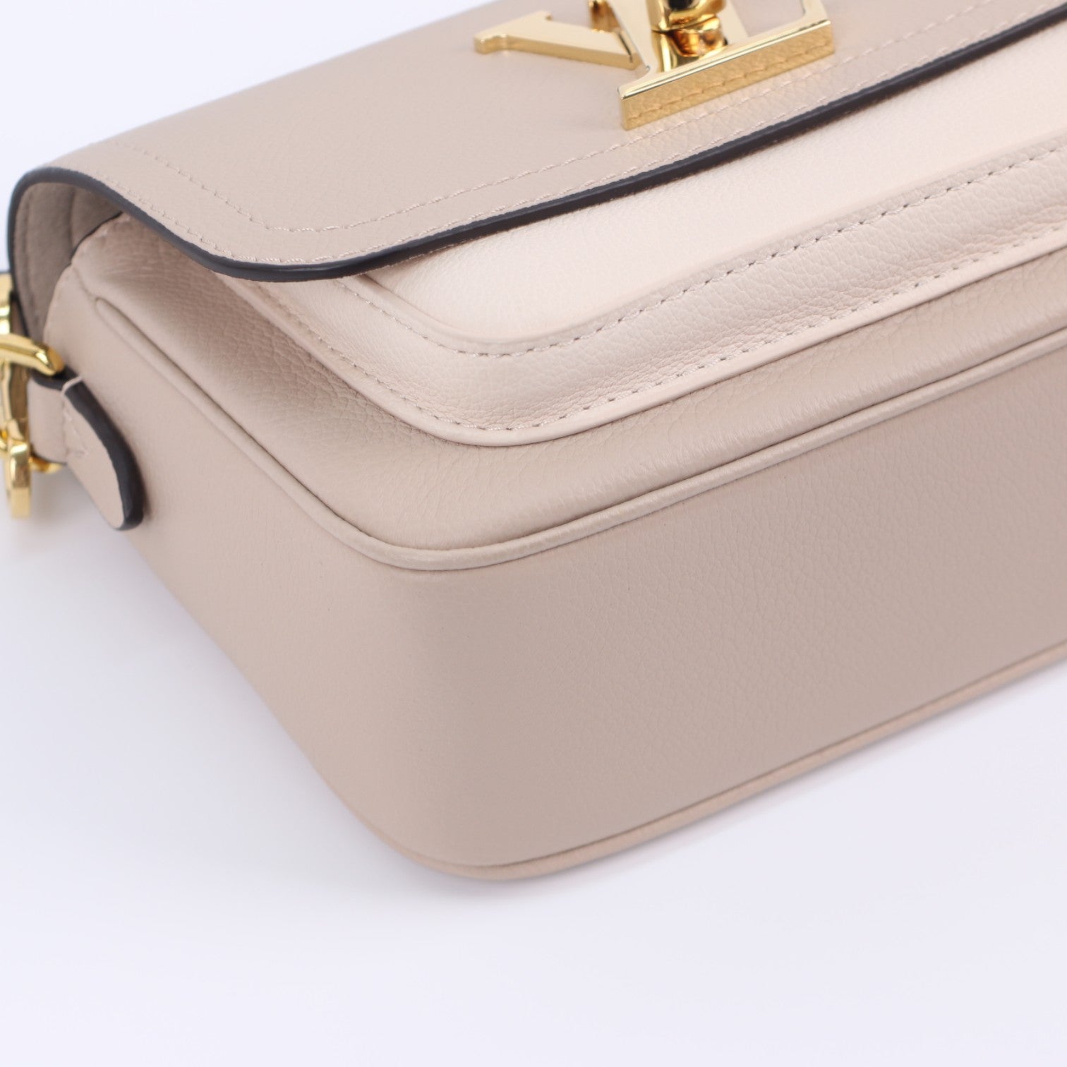 Louis Vuitton Lockme Tender Greige Grained Leather 3013