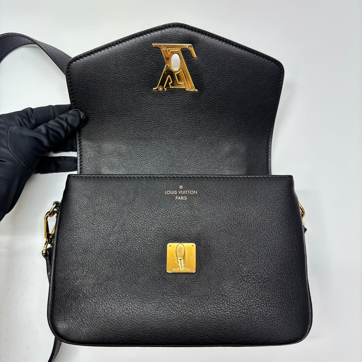 Louis Vuitton Oxford Lockme Black Leather 3014