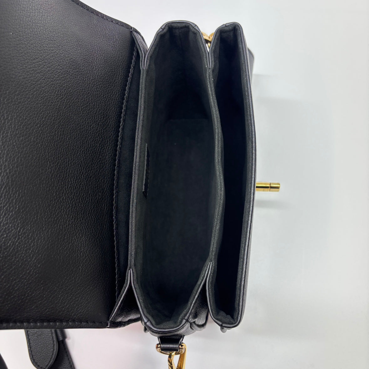 Louis Vuitton Oxford Lockme Black Leather 3014