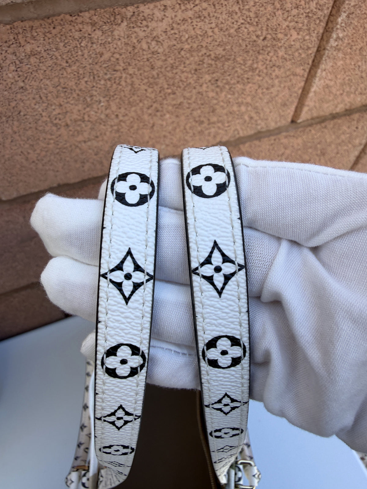 Louis Vuitton OnTheGo GM Giant Monogram Khaki 3507