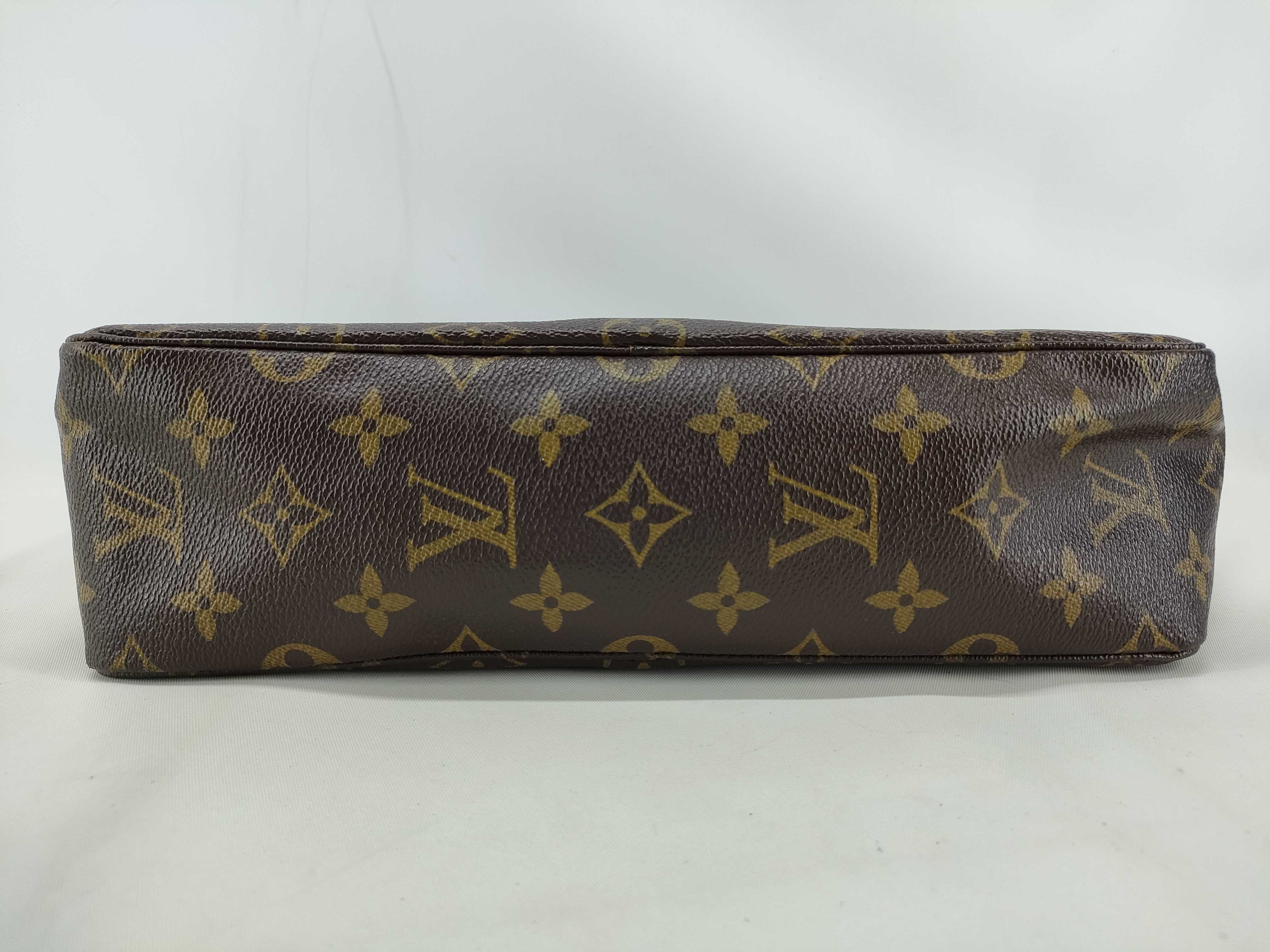 Louis Vuitton Trousse 28 Toiletry Monogram 3296