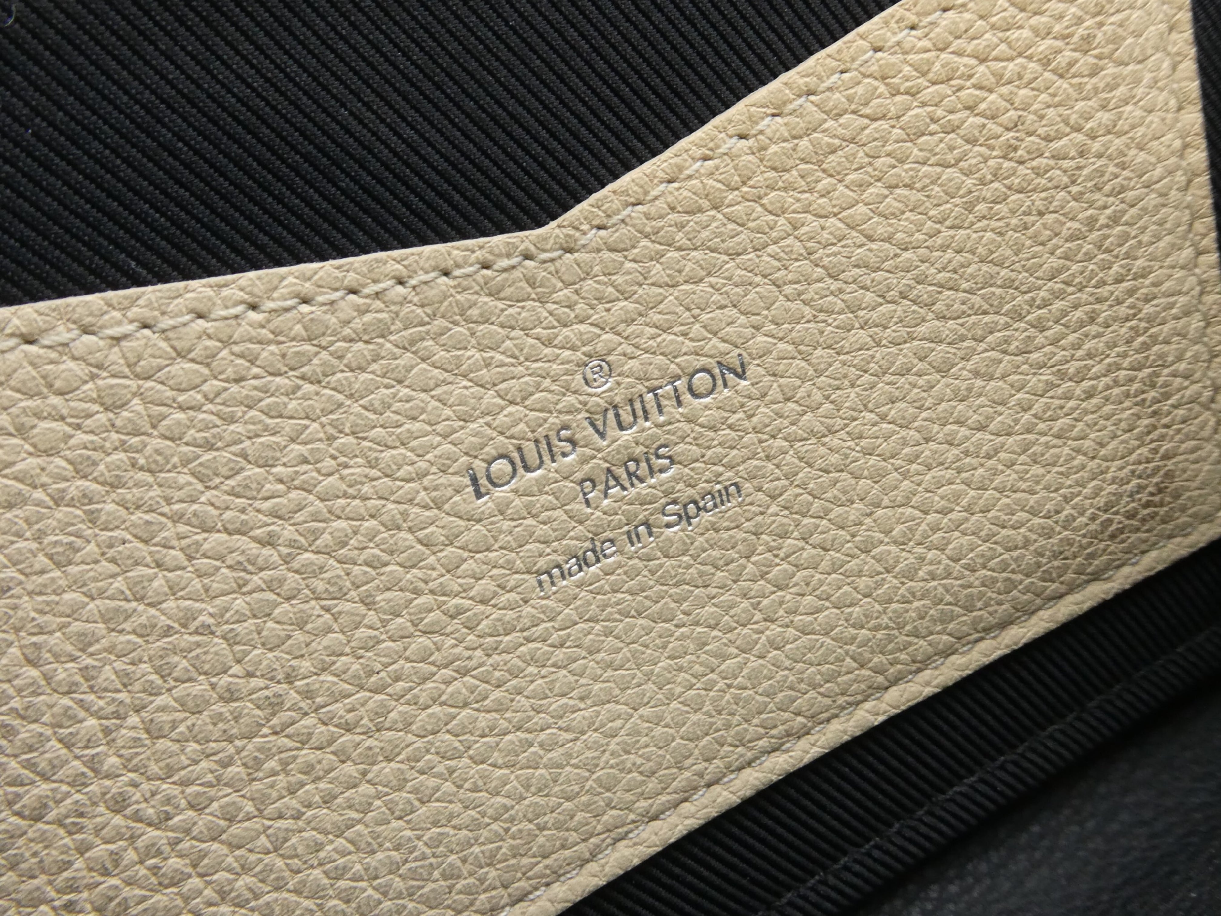 Louis Vuitton Lockme Wallet Black Beige Bicolor Leather 3299