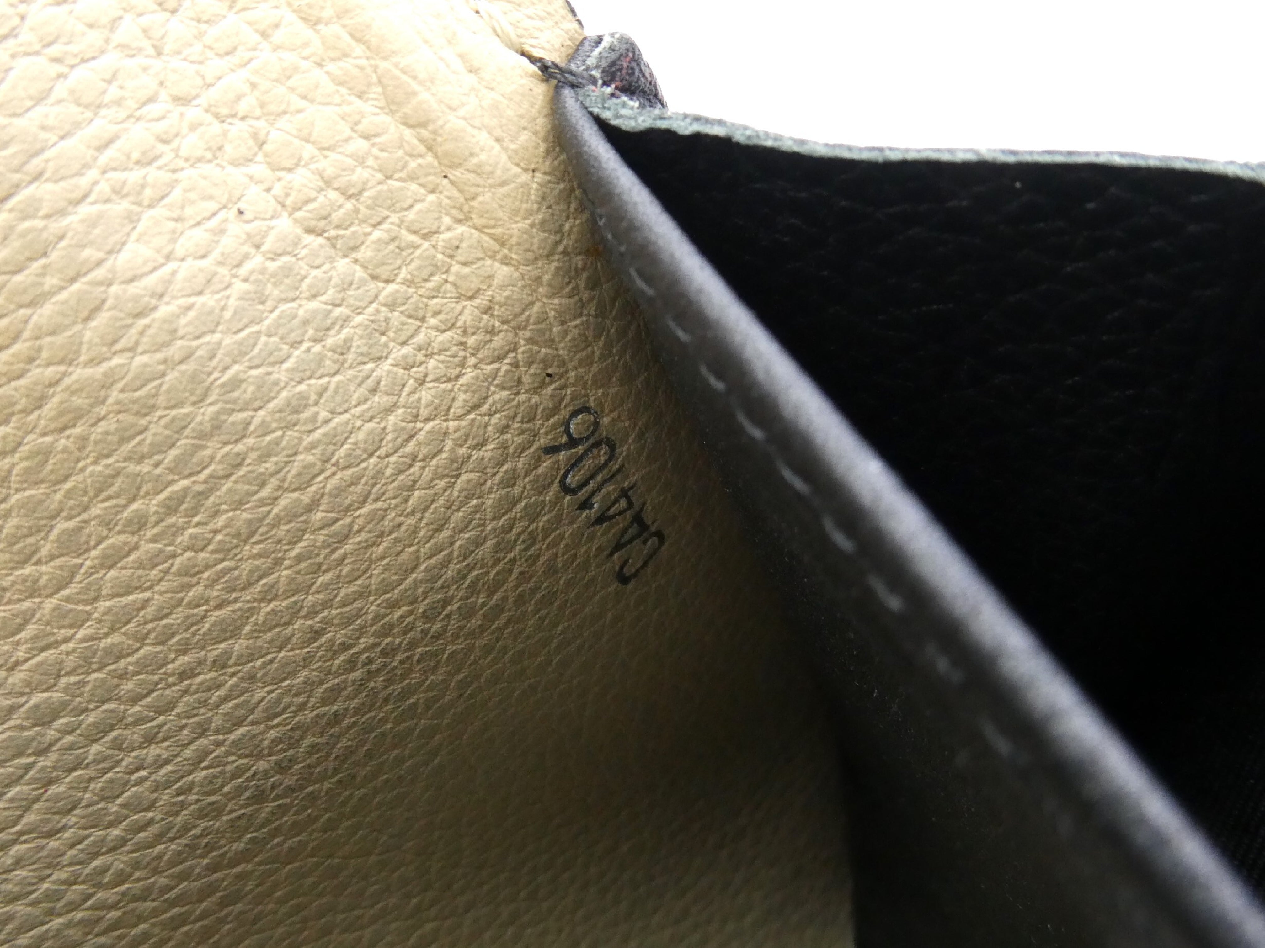 Louis Vuitton Lockme Wallet Black Beige Bicolor Leather 3299