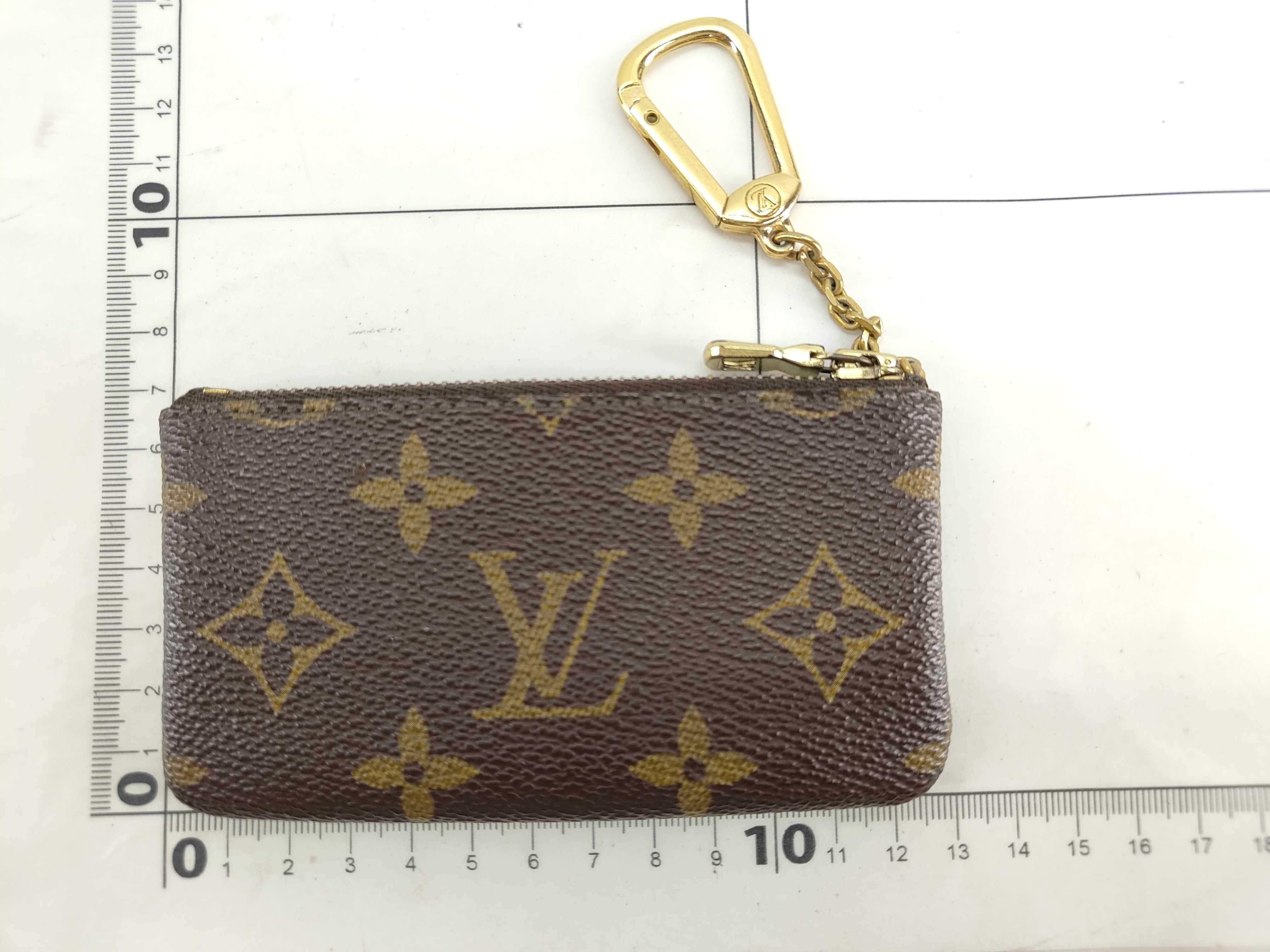 Louis Vuitton Pochette Cles Monogram 3307