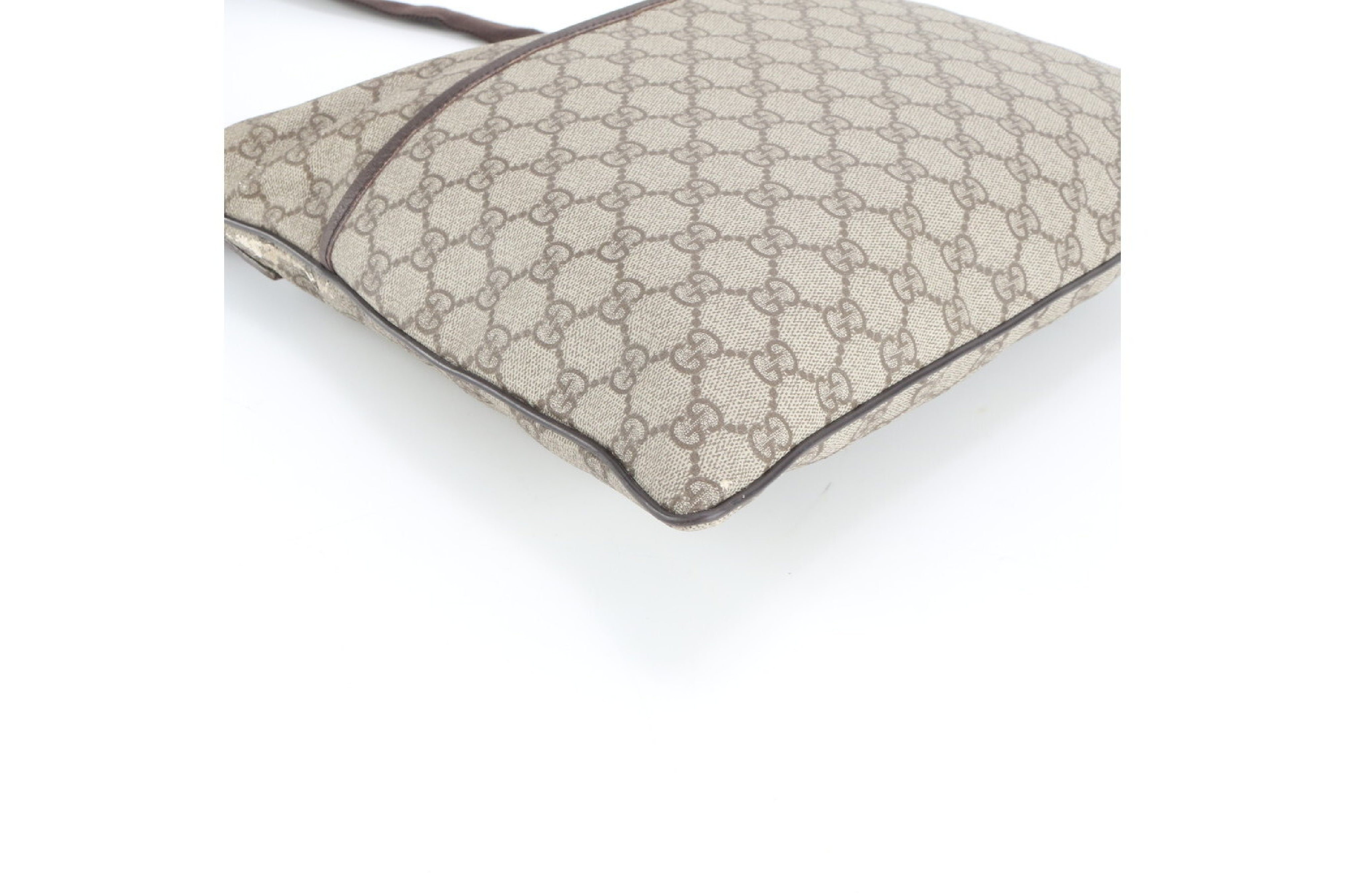 Gucci Messenger Bag GG Supreme 3396