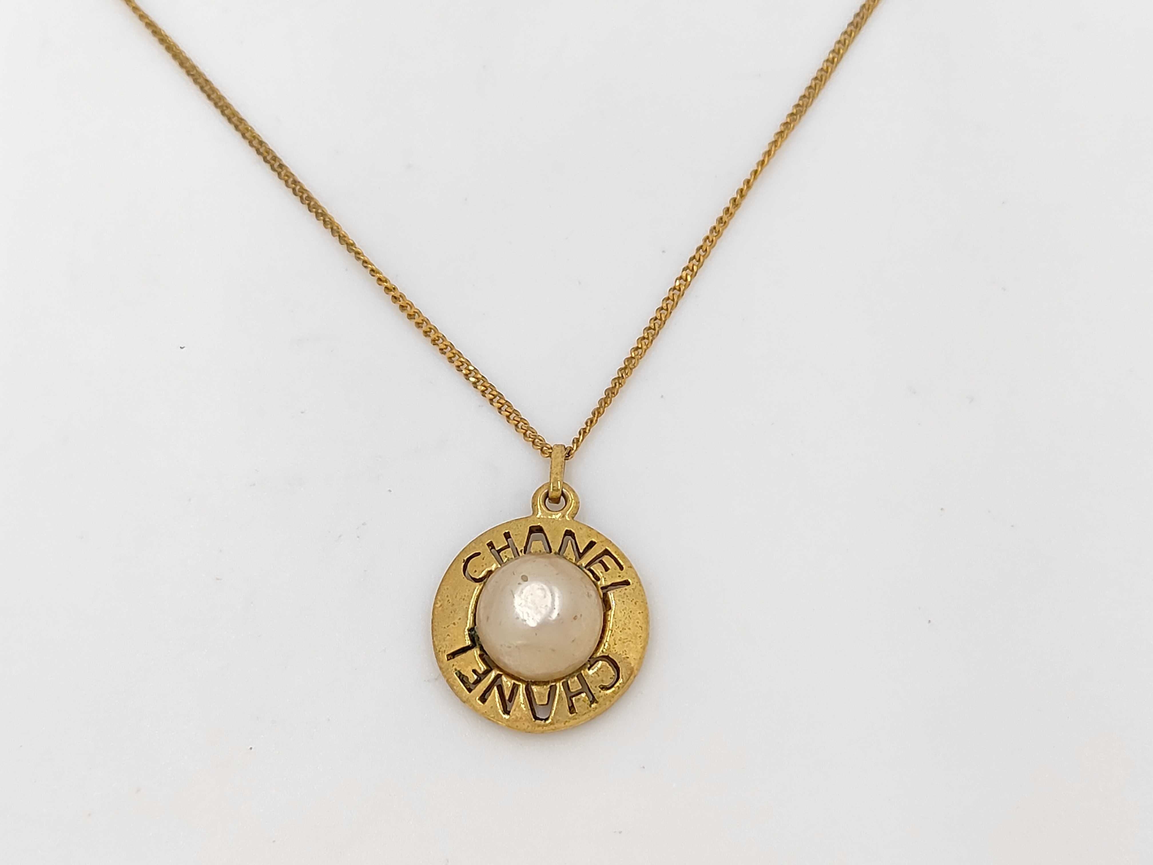 Chanel Logo Pearl Circle Necklace Gold 3414