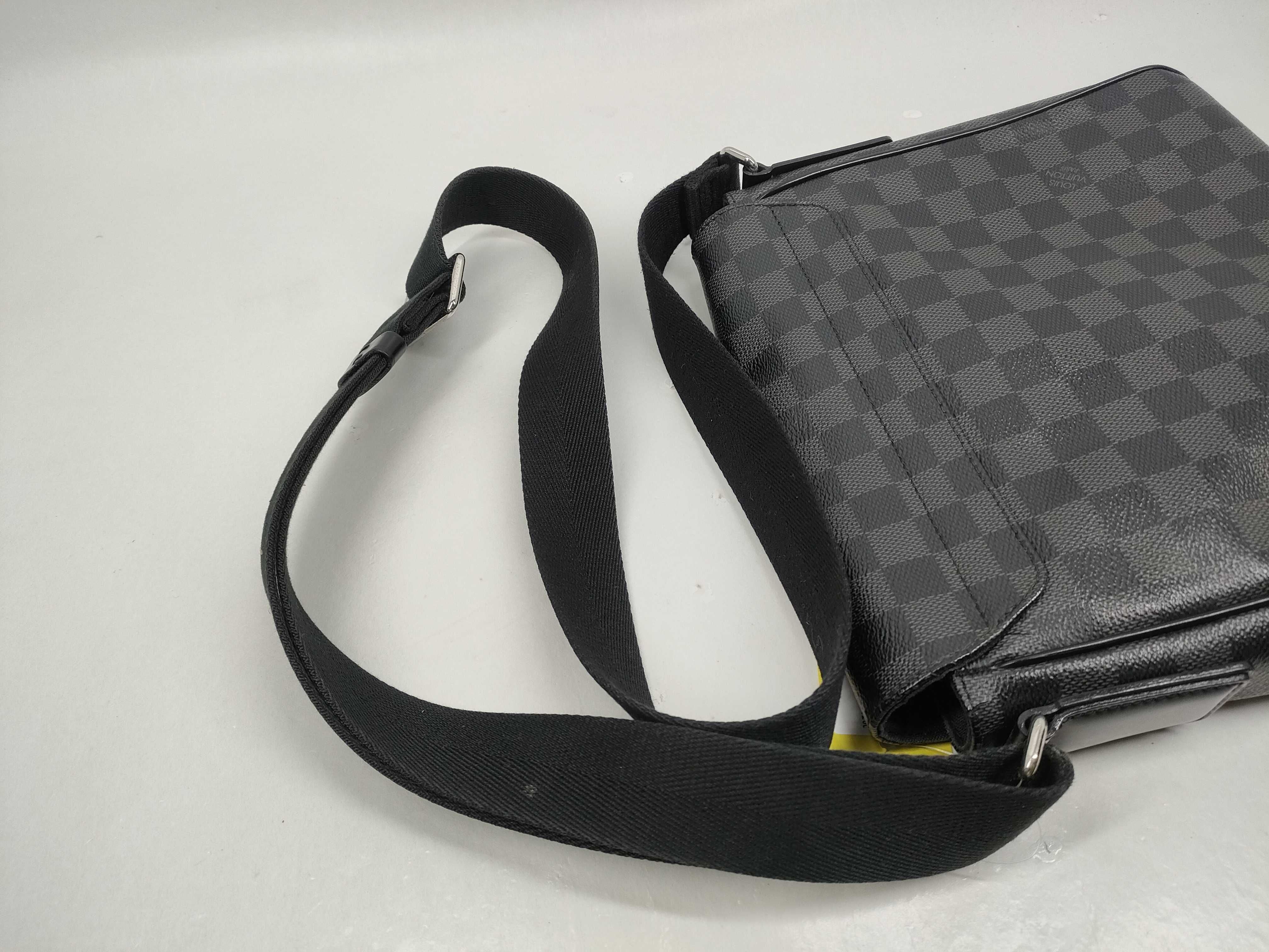 Louis Vuitton District PM Damier Graphite 3120