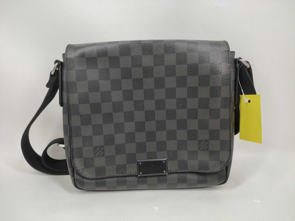 Louis Vuitton District PM Damier Graphite 3120