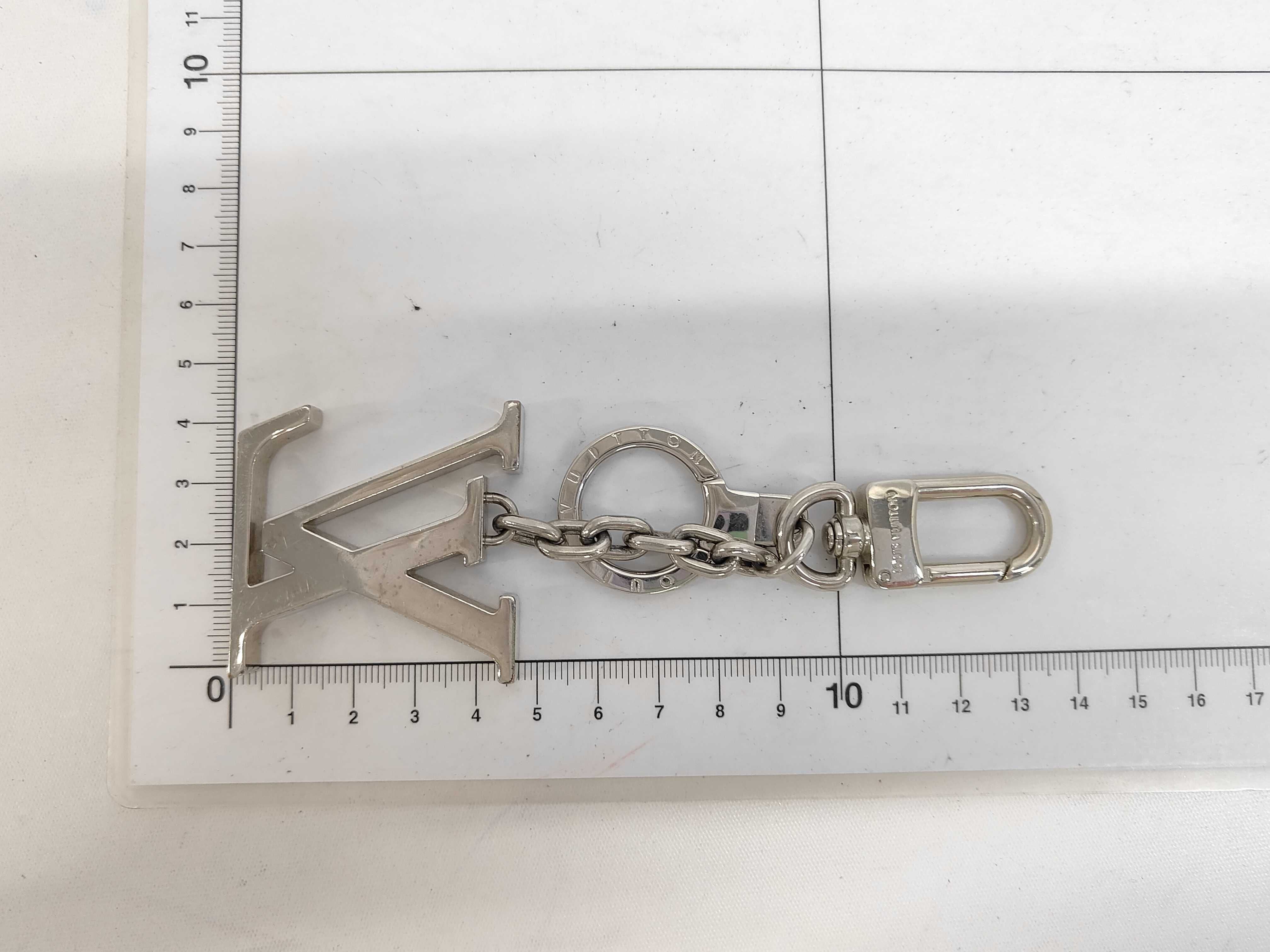 Louis Vuitton Porto Crainial LV Keyring Silver 3122