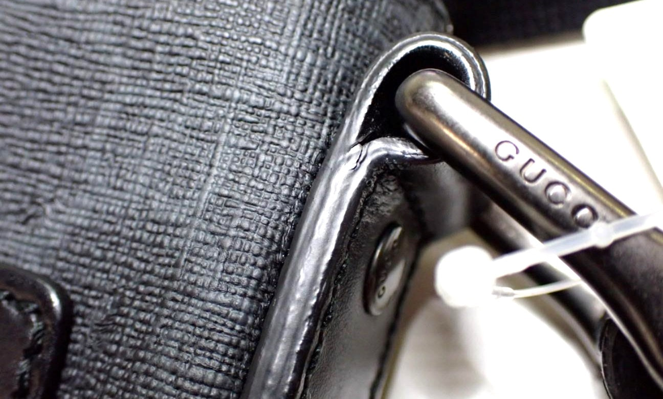 Gucci Front Zip Messenger Black GG 2644