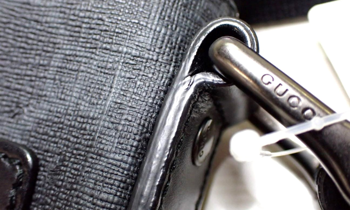 Gucci Front Zip Messenger Black GG 2644