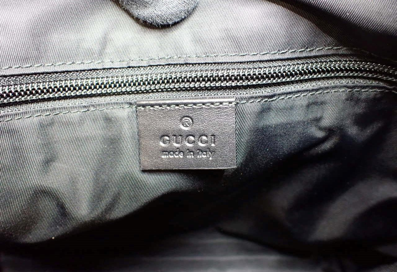 Gucci Front Zip Messenger Black GG 2644