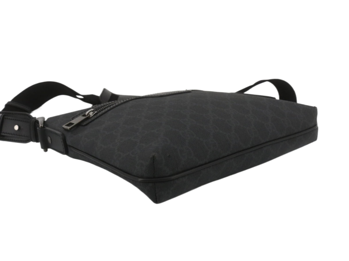Gucci Front Zip Messenger Black GG 2644