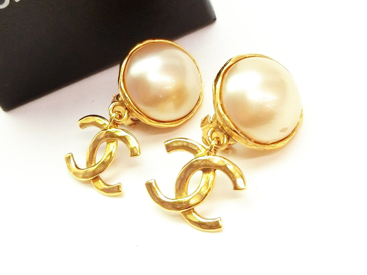 Chanel Pearl CC Dangle Earrings 2653