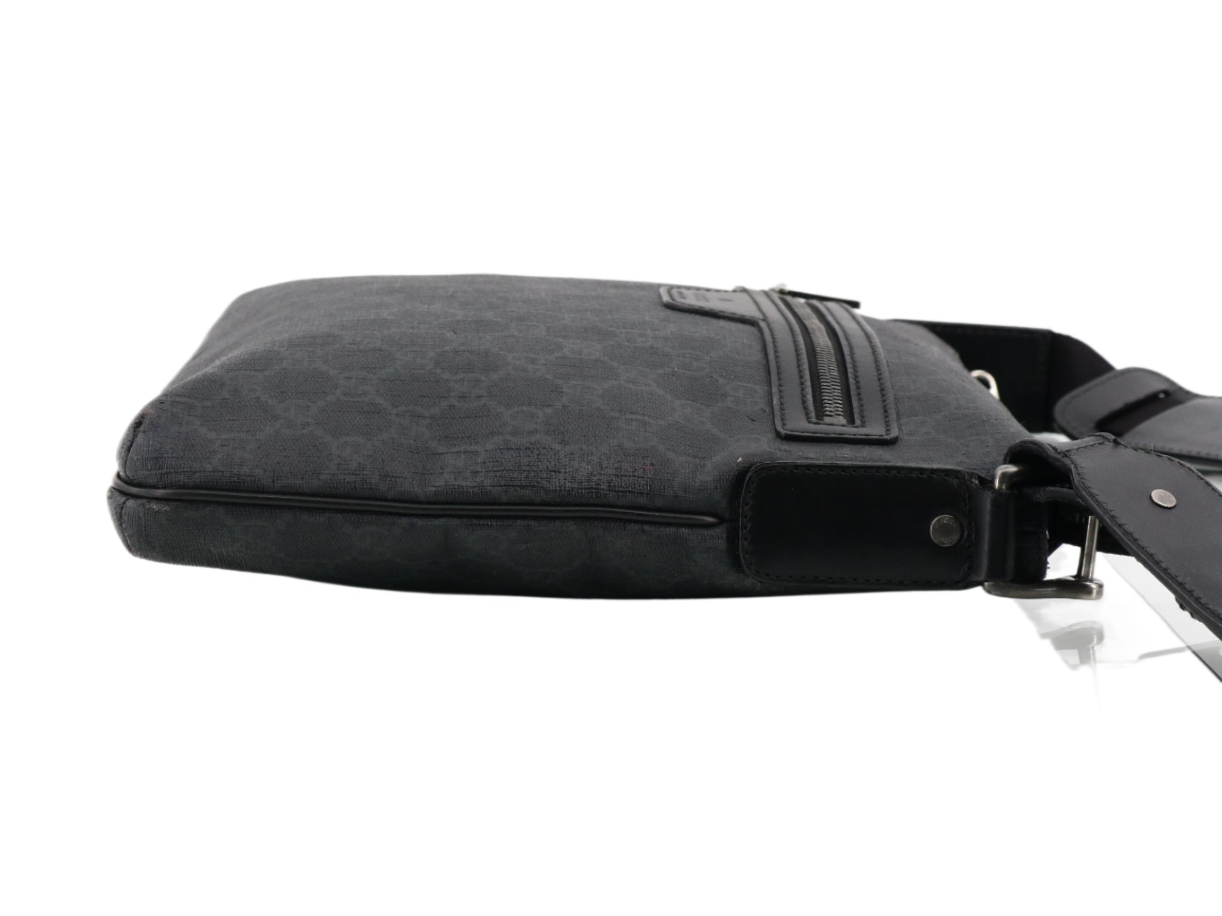 Gucci Front Zip Messenger Black GG 2692