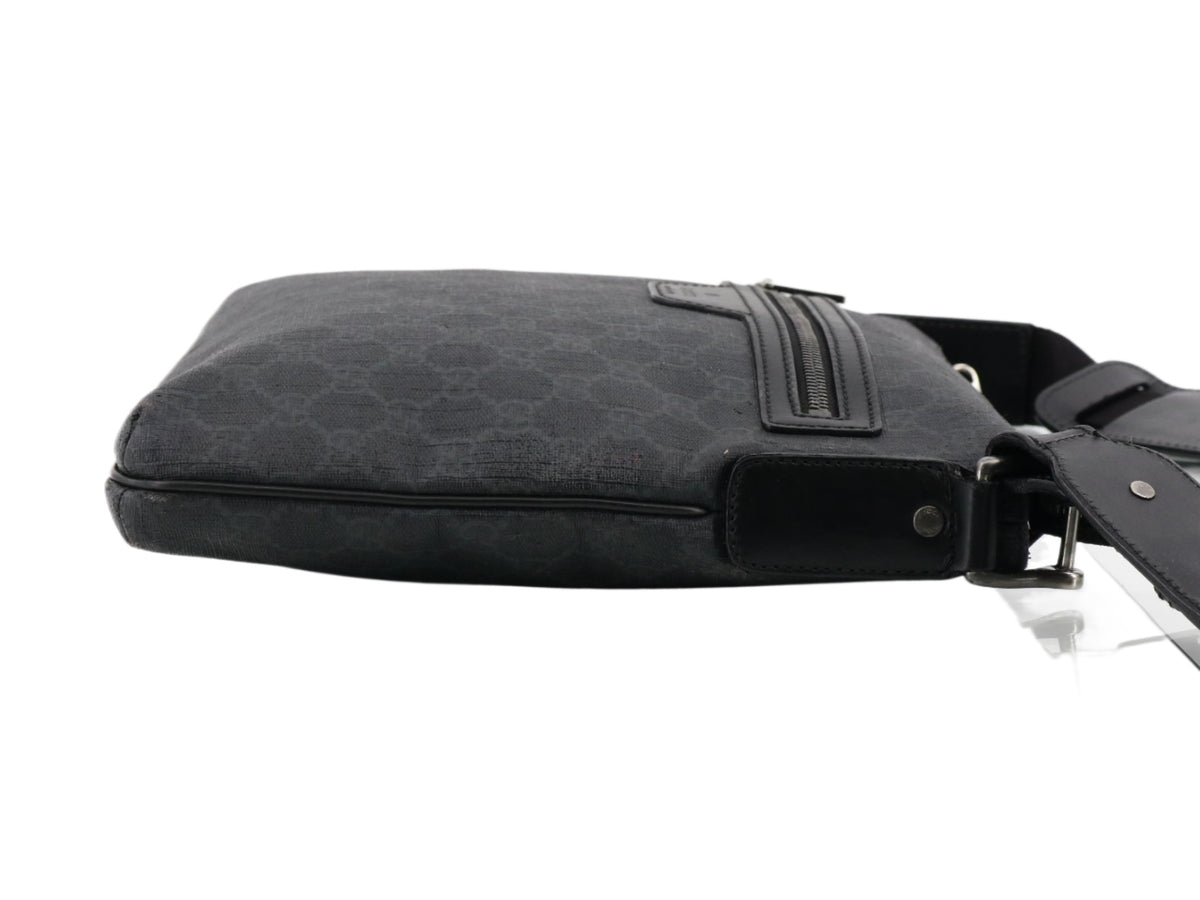 Gucci Front Zip Messenger Black GG 2692
