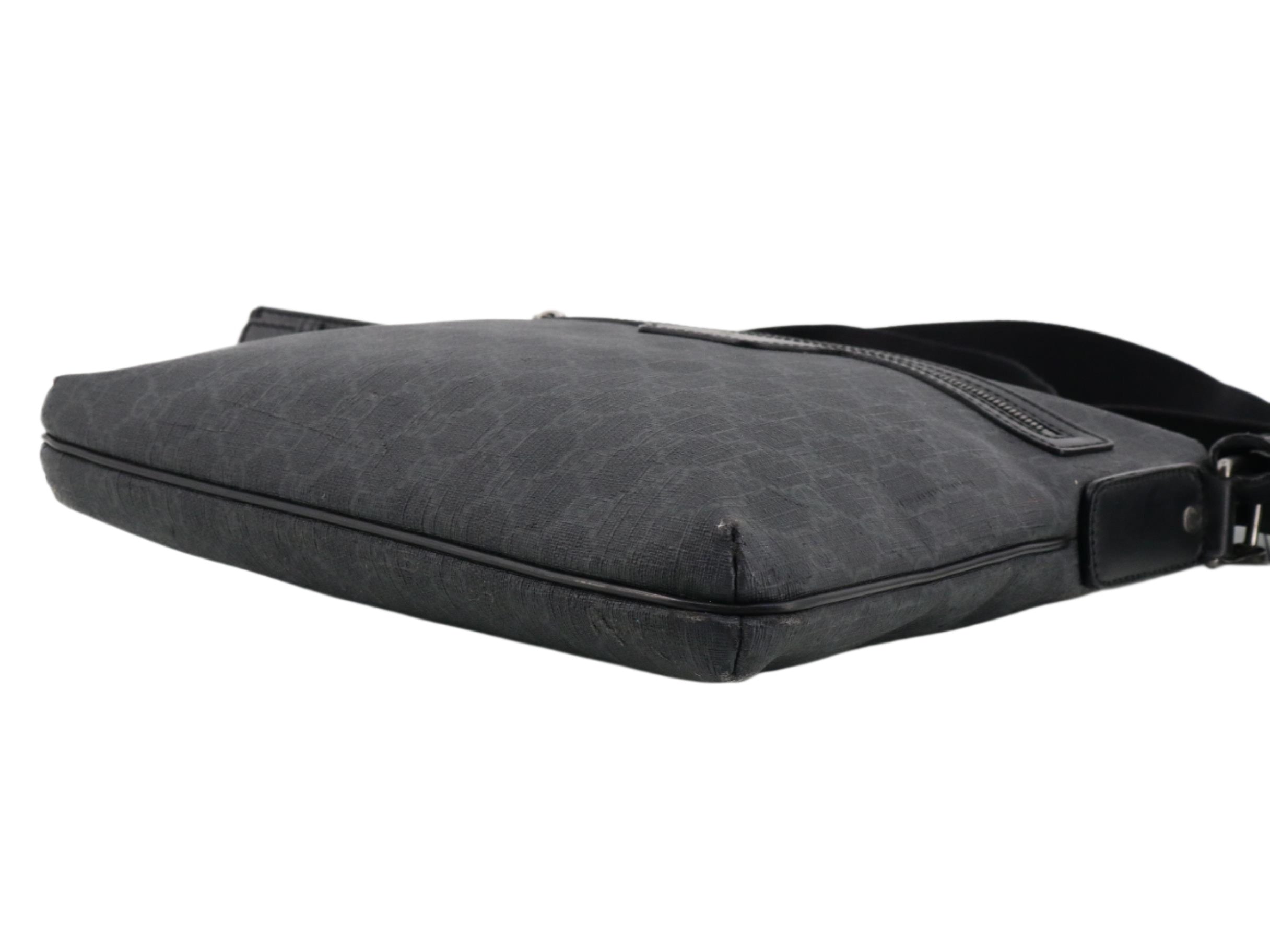 Gucci Front Zip Messenger Black GG 2692