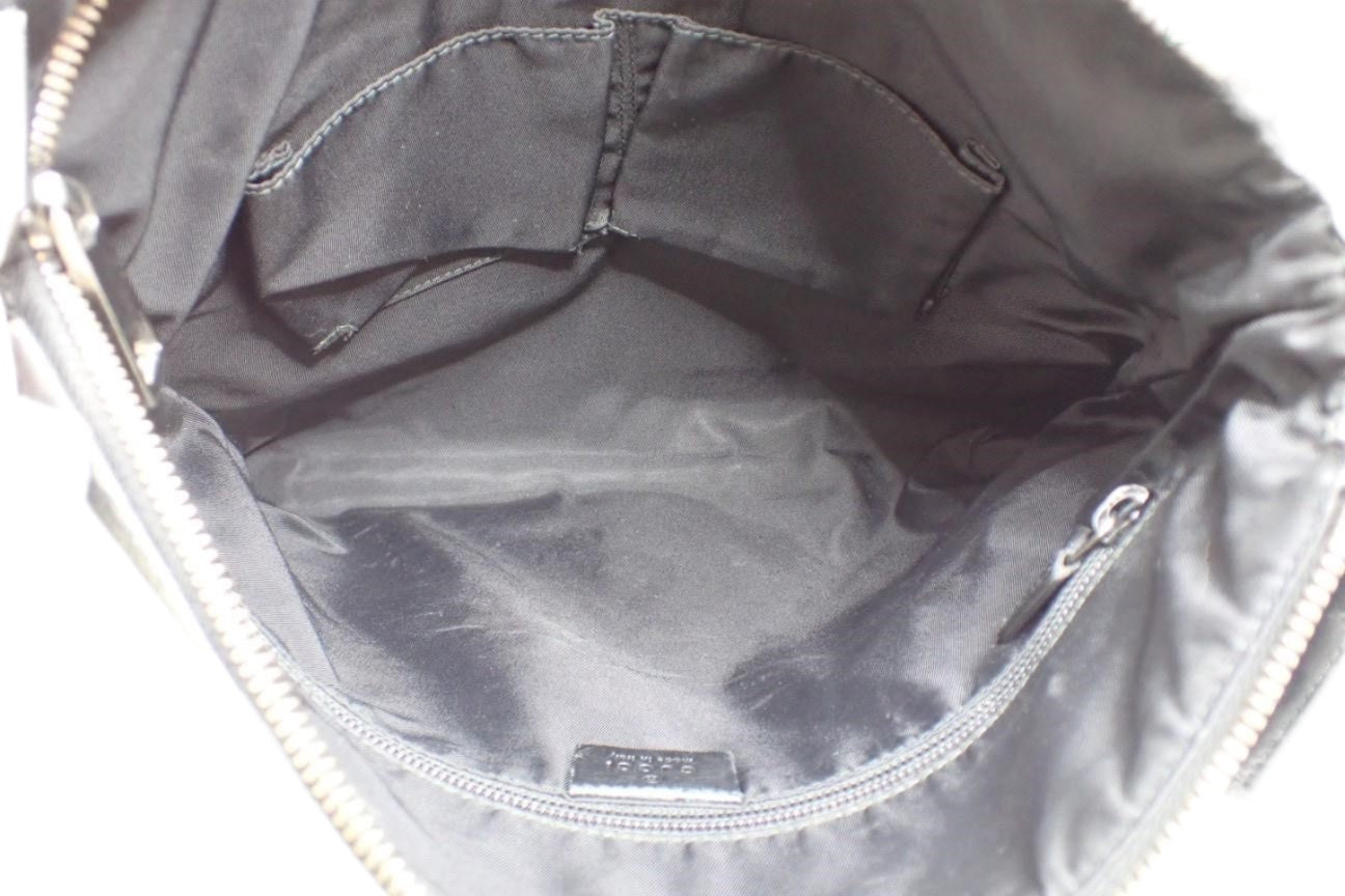 Gucci Front Zip Messenger Black GG 2692