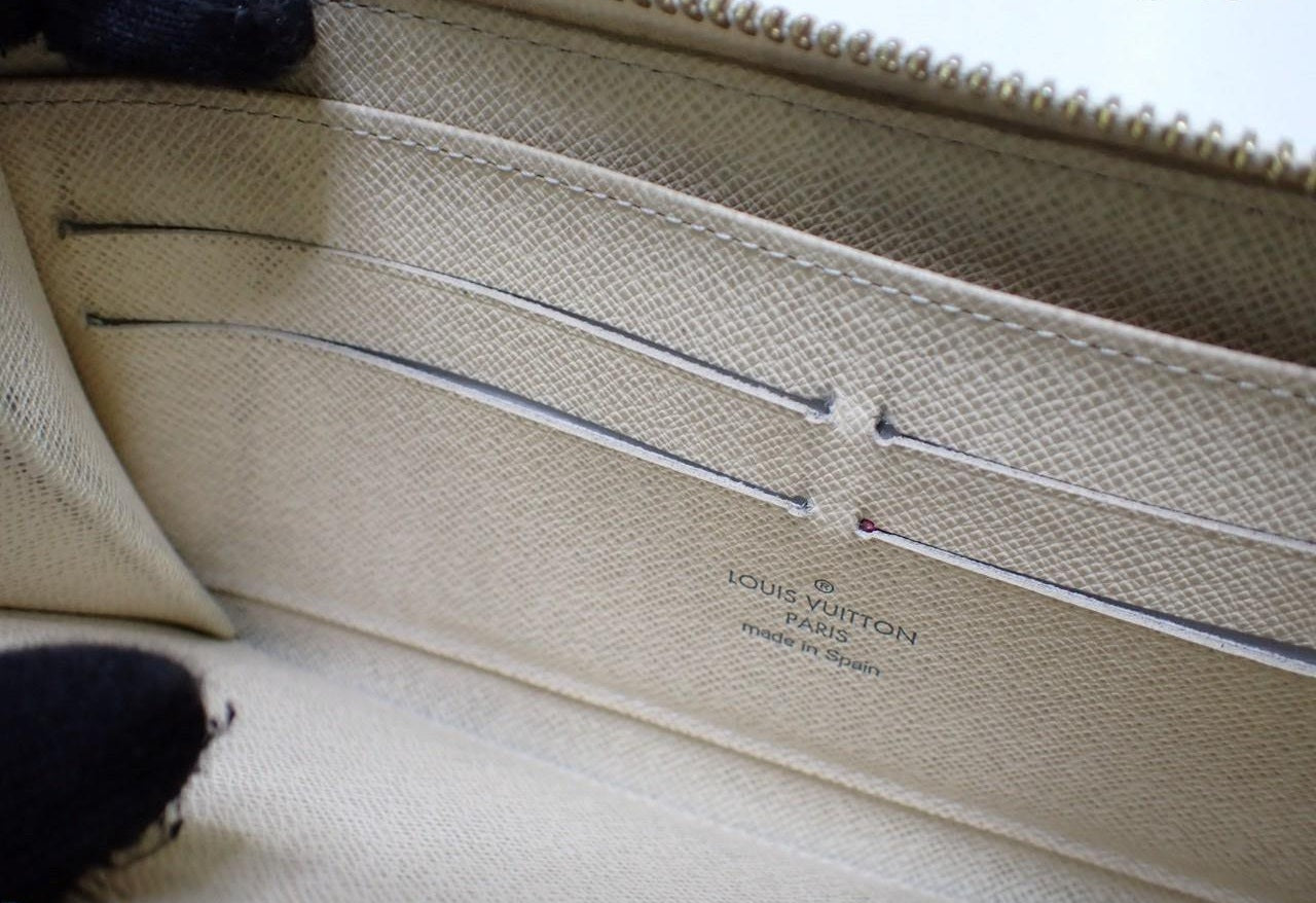 Louis Vuitton Zippy Wallet Azur 2810