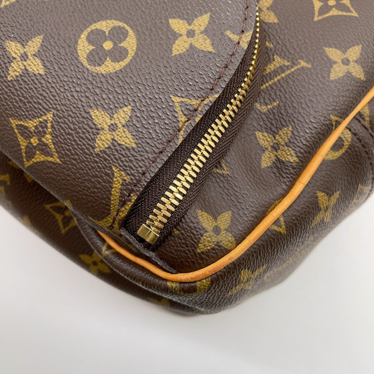 Louis Vuitton Evasion Travel Bag Monogram 3370