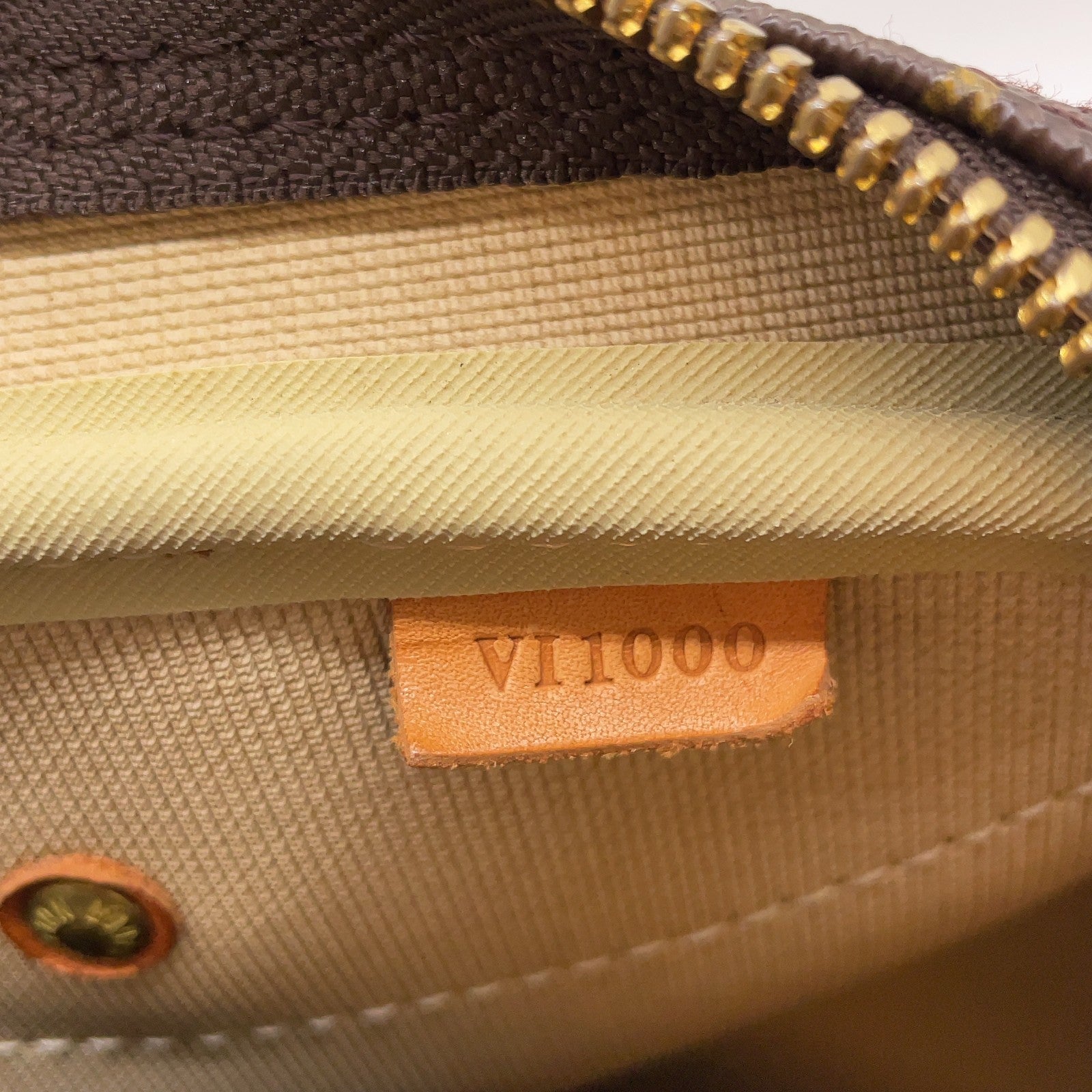 Louis Vuitton Evasion Travel Bag Monogram 3370