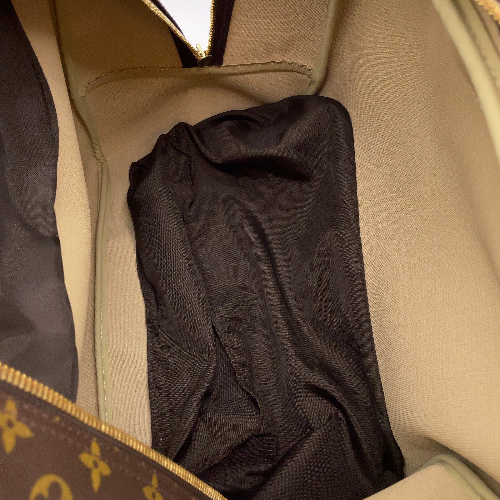 Louis Vuitton Evasion Travel Bag Monogram 3370
