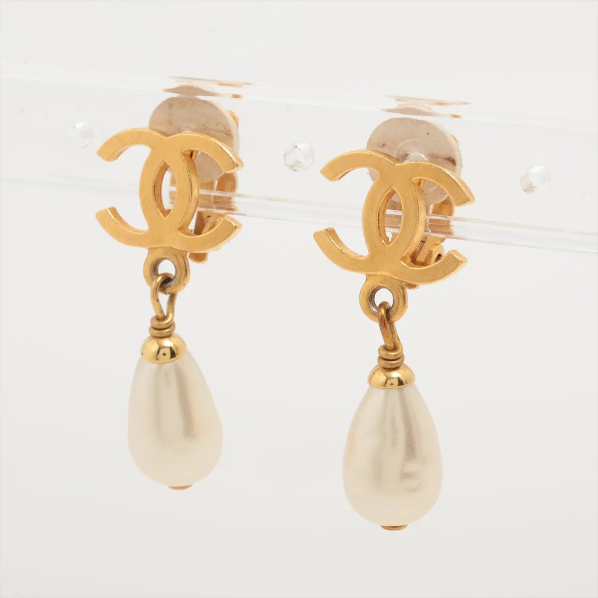 Chanel CC Pearl Drop Earrings Gold 95A 3243