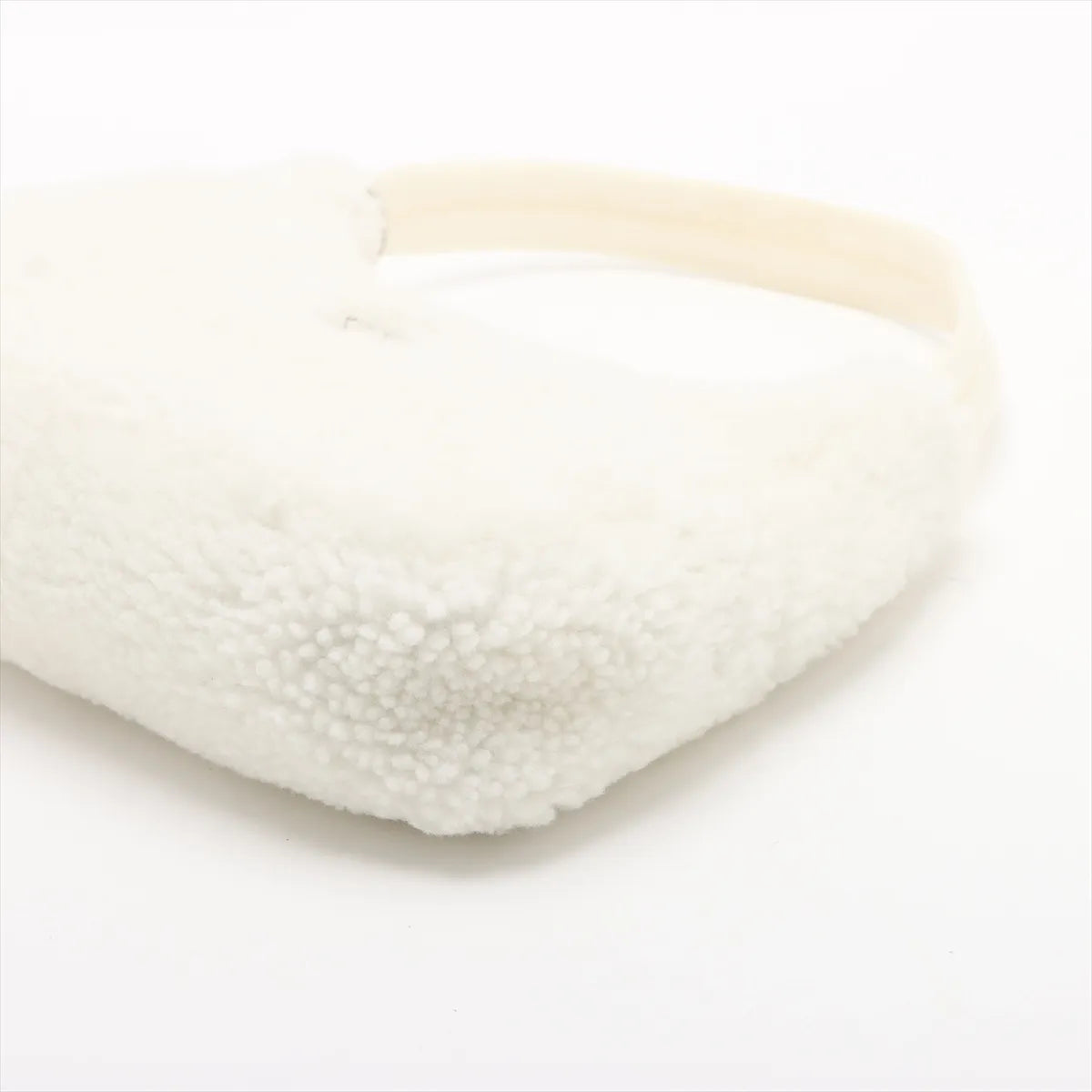 Prada Re-Edition 2000 Shoulder Bag White Shearling 3476