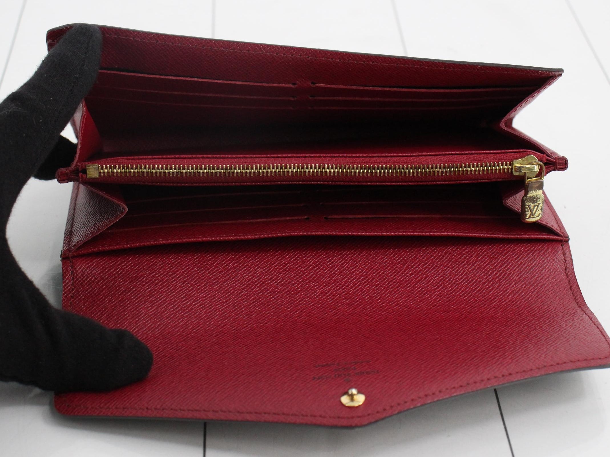 Louis Vuitton Sarah Wallet Monogram Fuchsia 2922