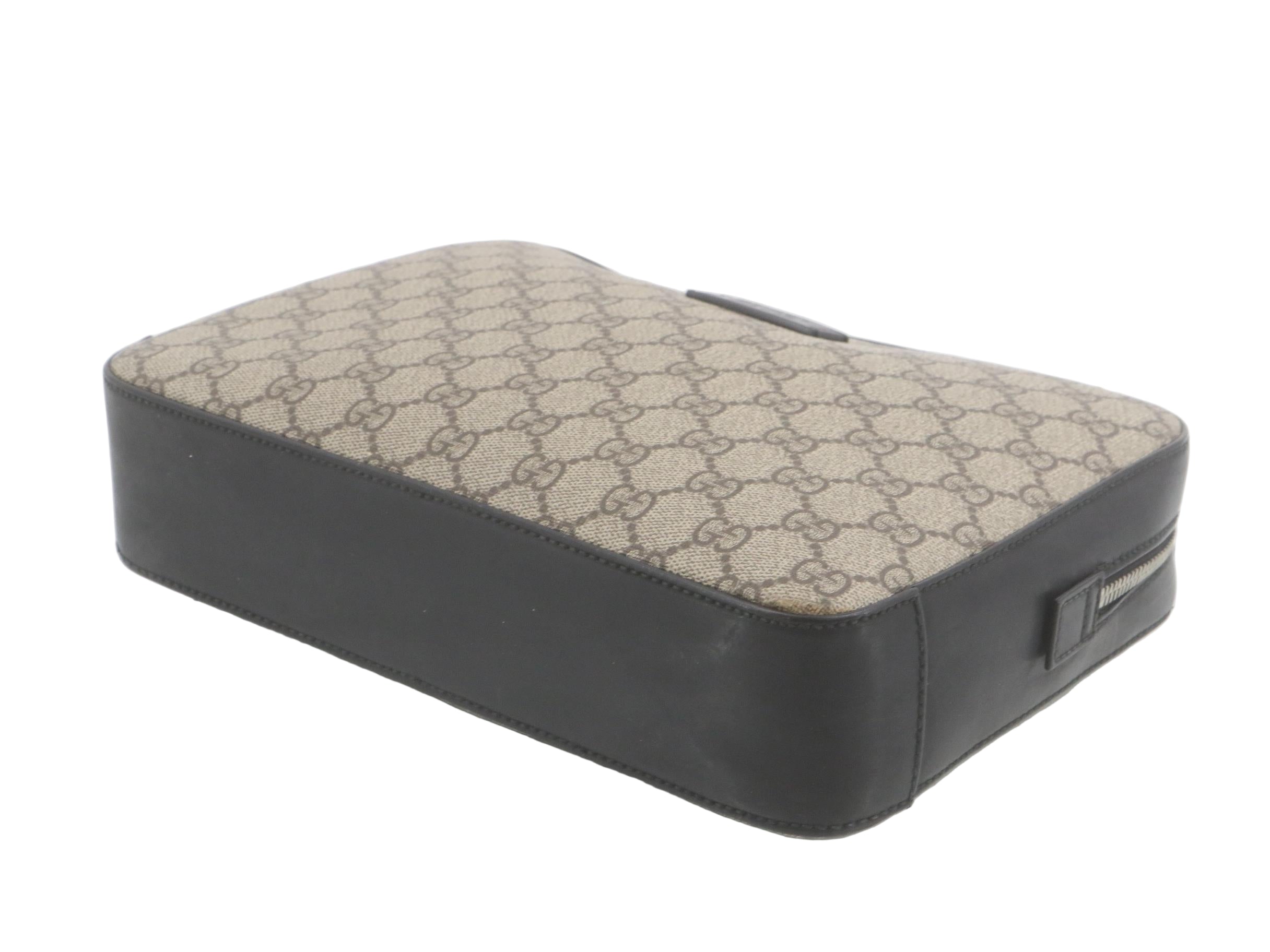 Gucci Wristlet Pouch GG Supreme 2957