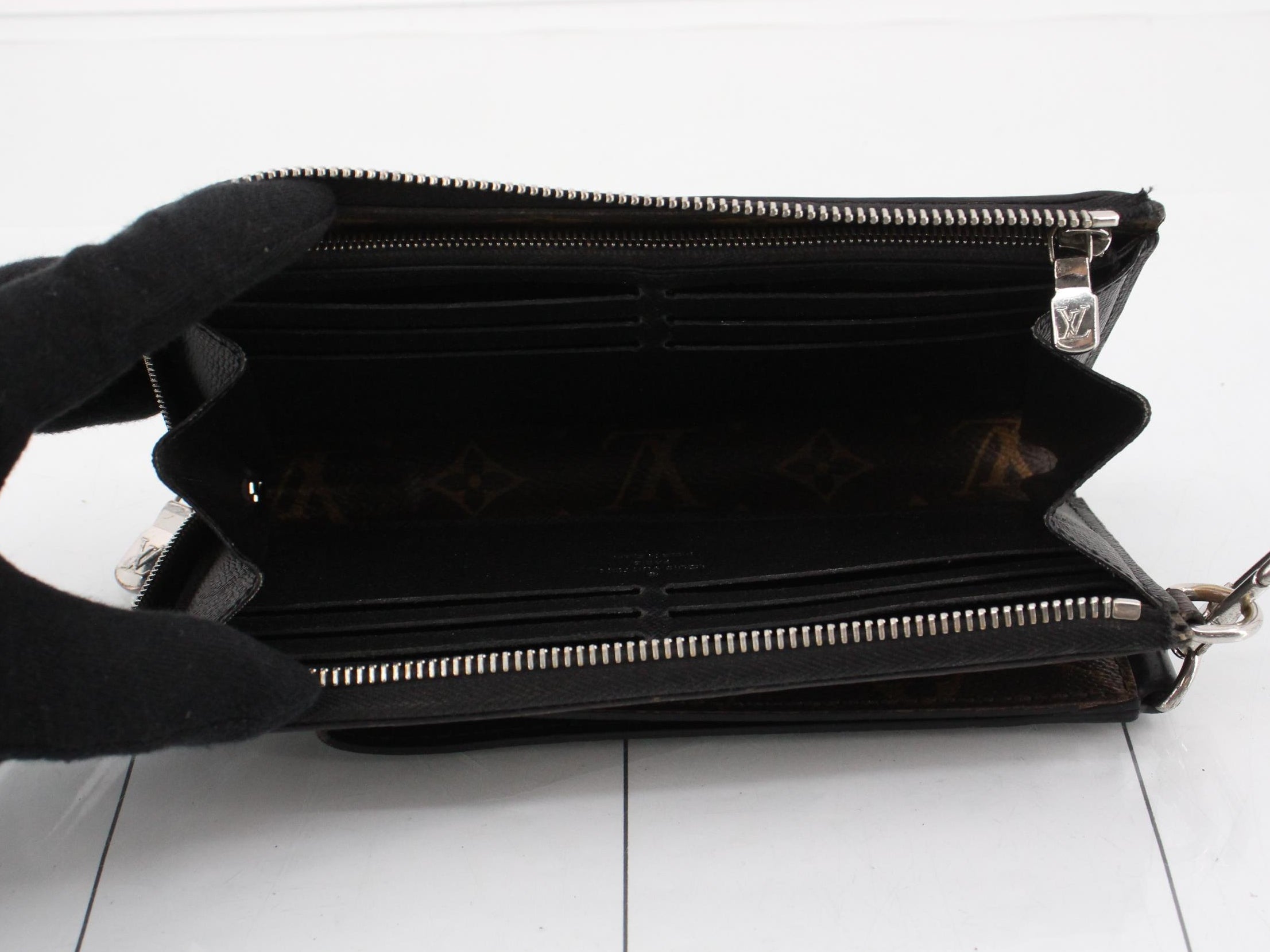 Louis Vuitton Zippy Dragonne Monogram Macassar 2982