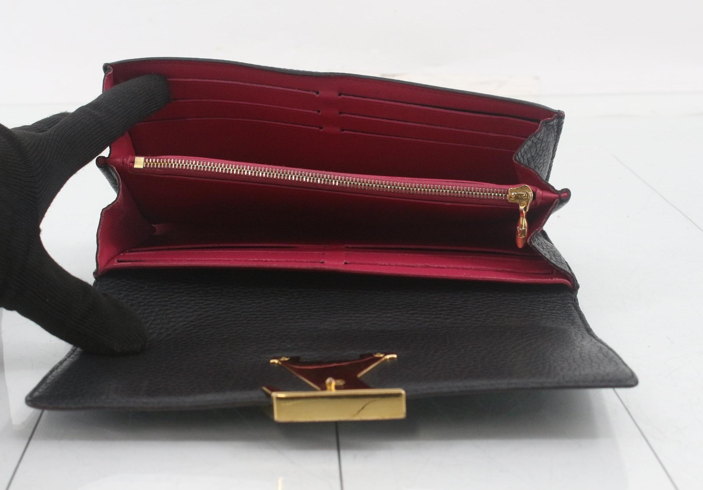 Louis Vuitton Capucines Wallet Black Pink 3166