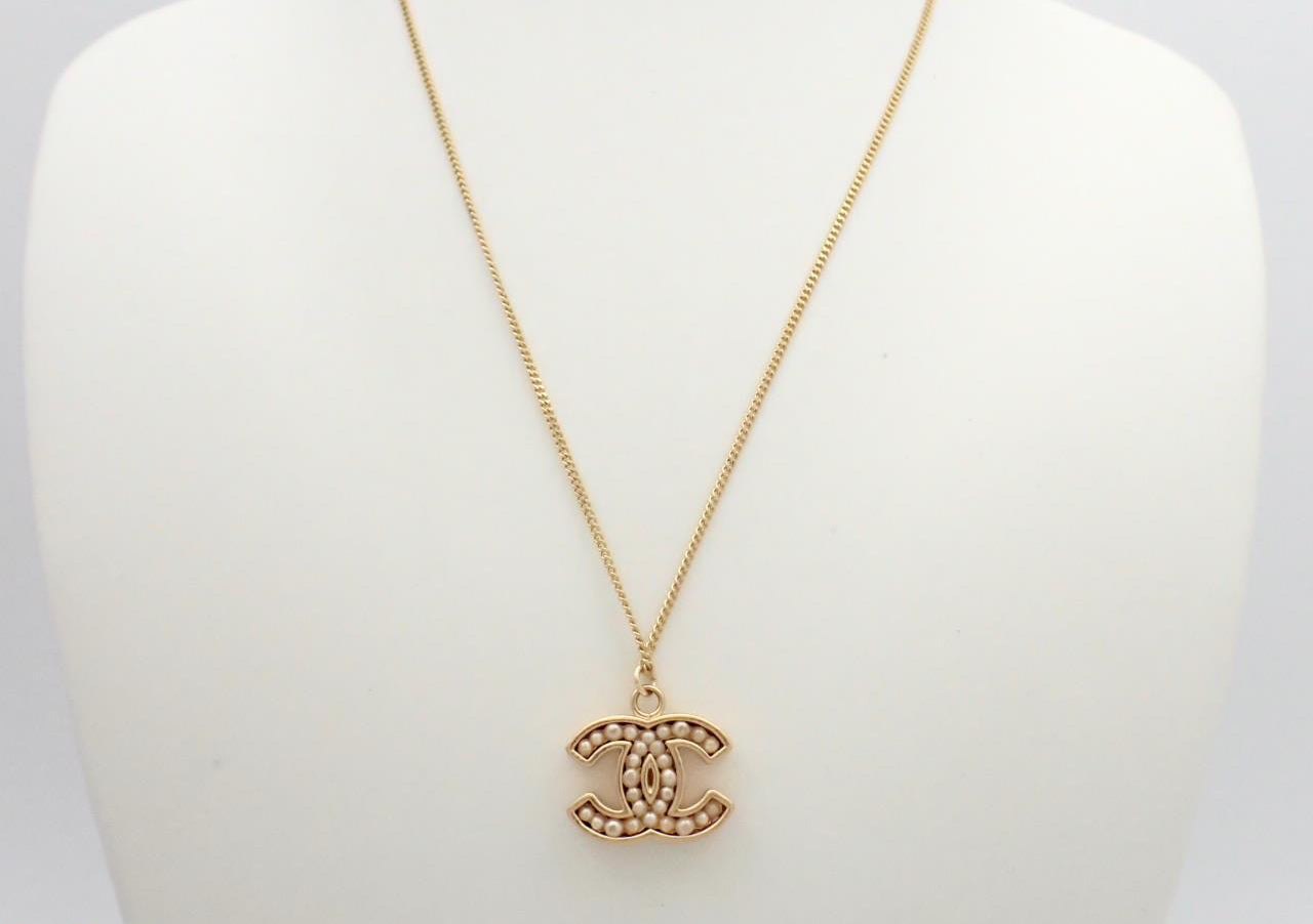 Chanel CC Pearl Inlay Necklace Gold 02A 3233