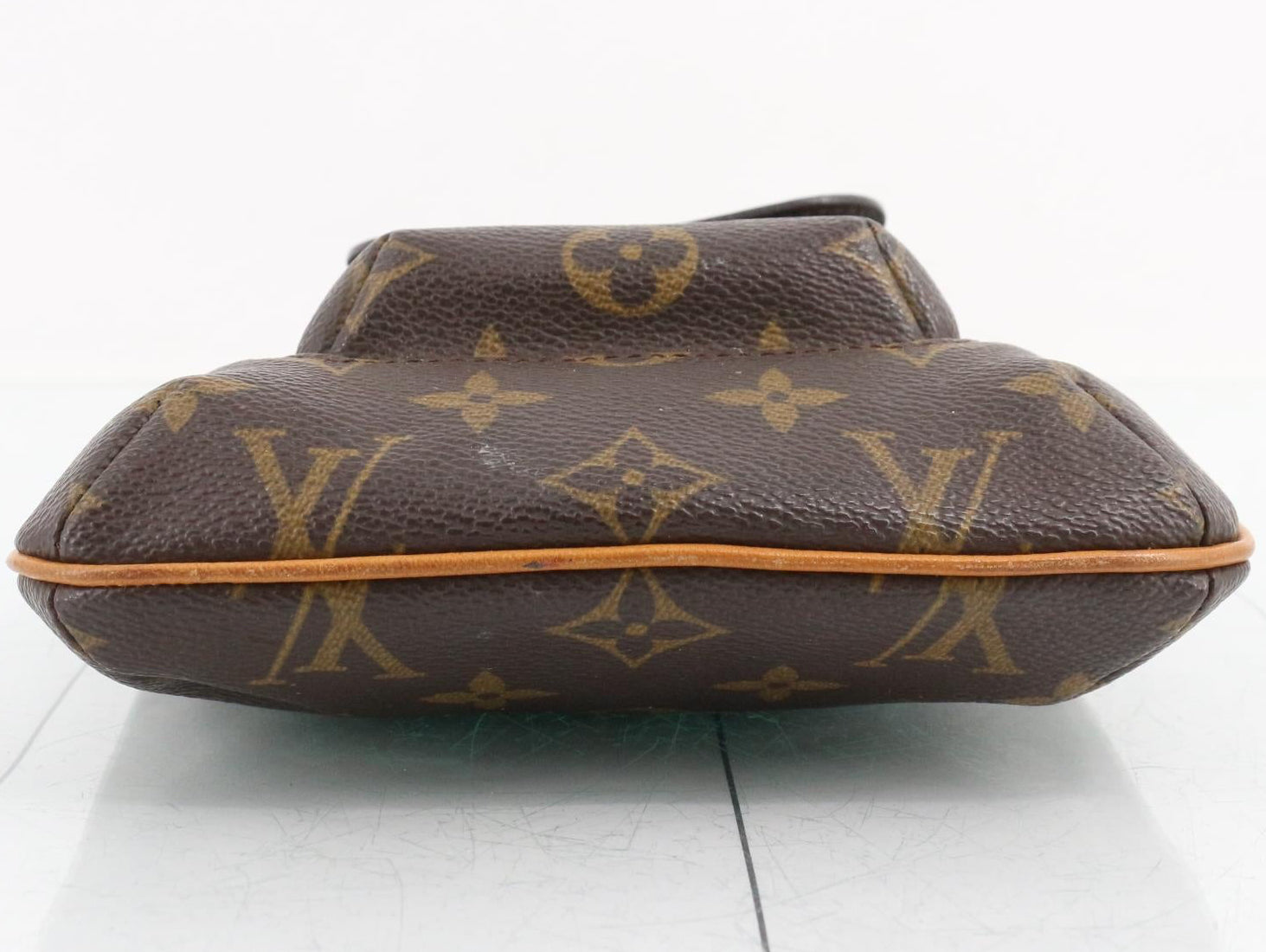 Louis Vuitton Partition Wristlet Pouch Monogram  3331