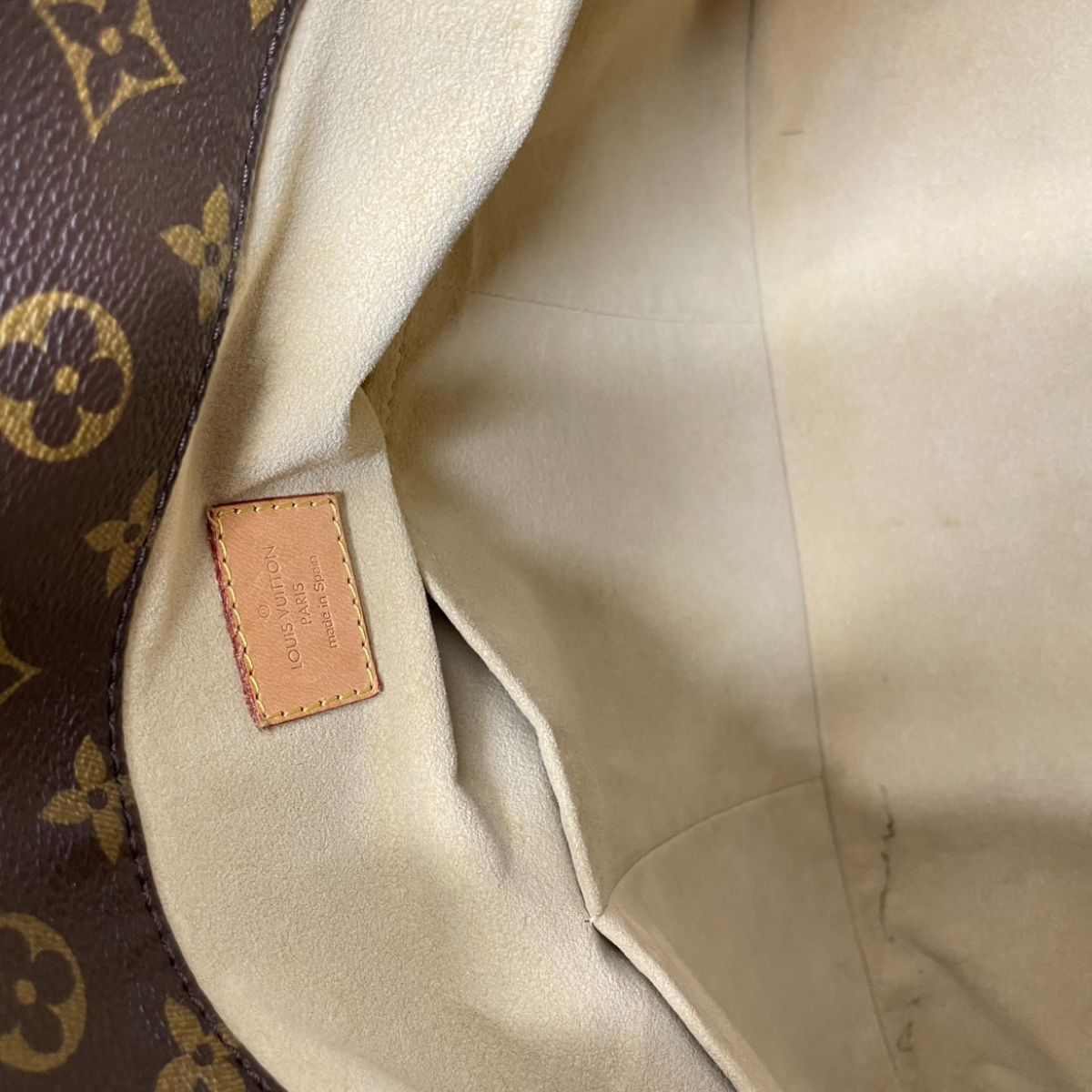 Louis Vuitton Artsy MM Monogram 3023