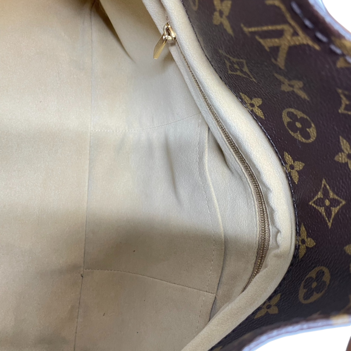 Louis Vuitton Artsy MM Monogram 3023