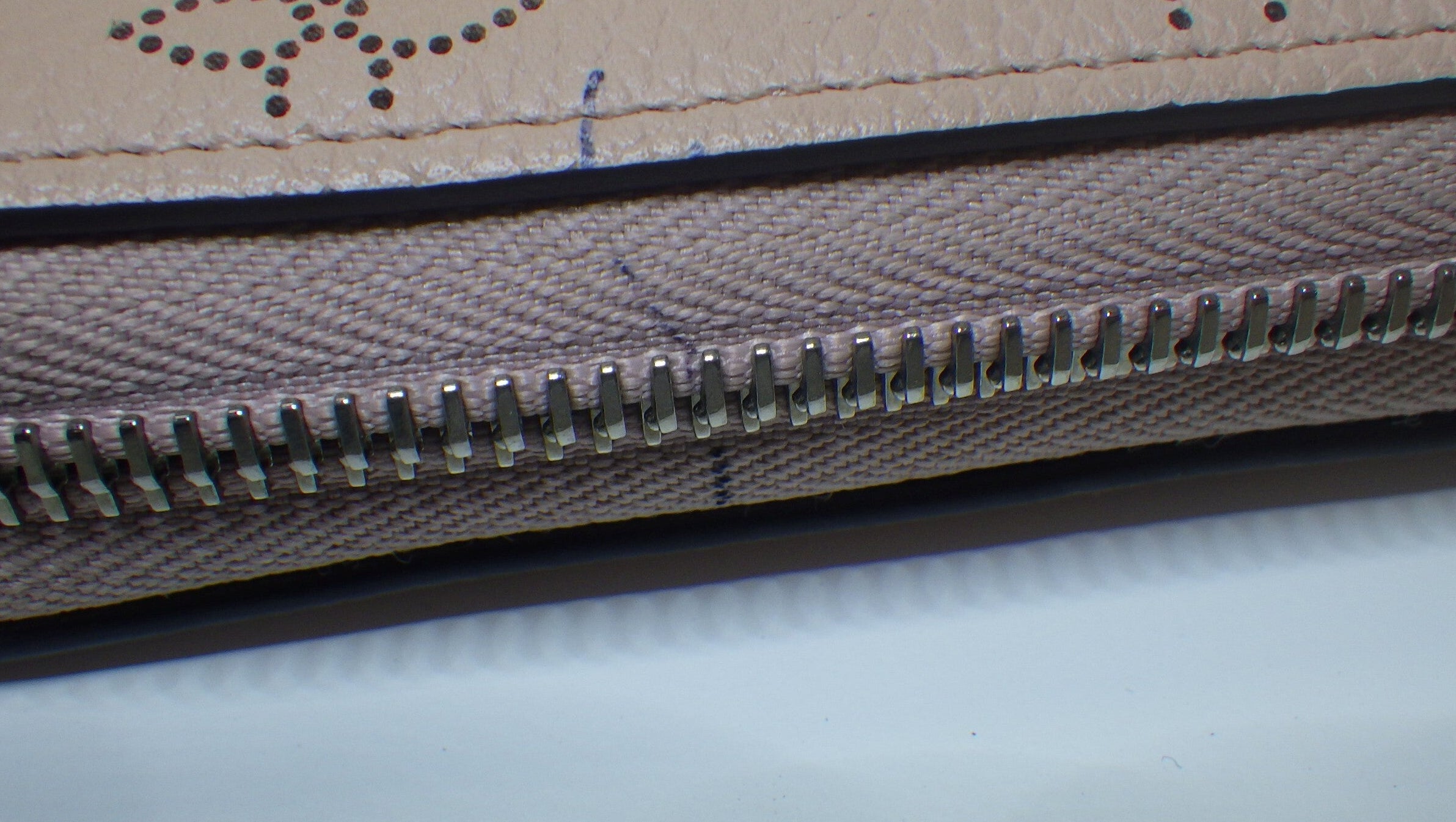 Louis Vuitton Zippy Wallet Pink Jasmin Mahina 2926
